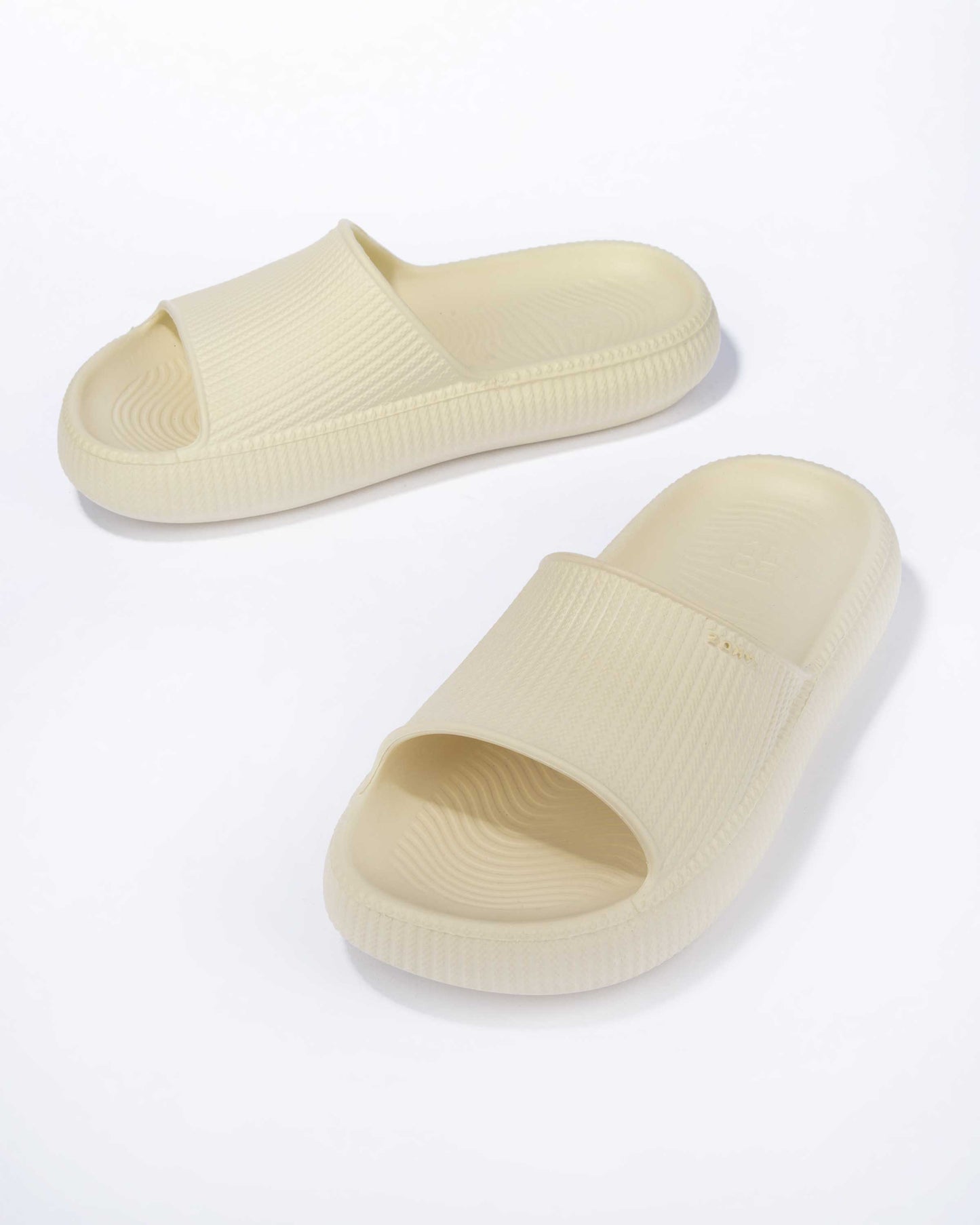 White Smoke כפכפי סלייד לנשים Leveza ZAXY