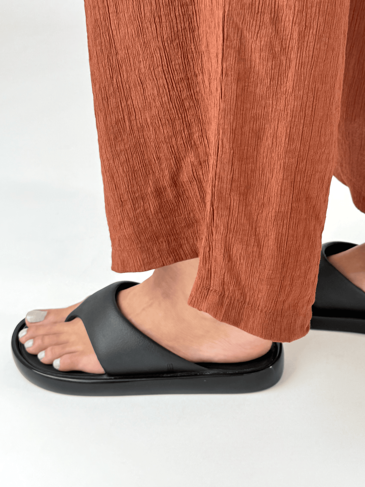 Antique White כפכפי אצבע לנשים Float MELISSA