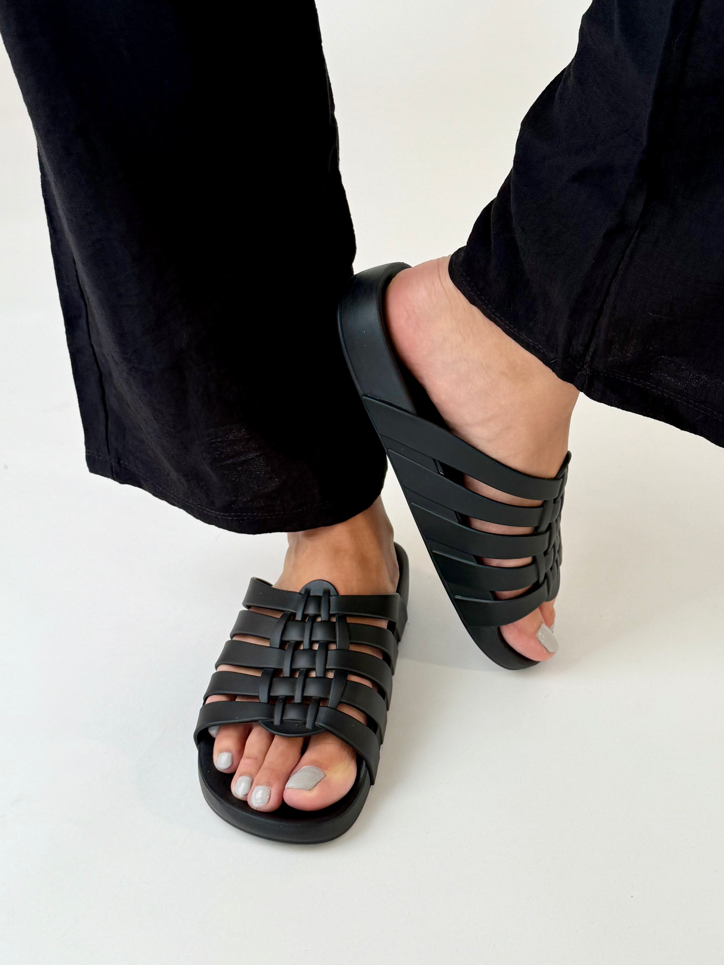 Light Gray כפכפי סלייד לנשים Possession MELISSA