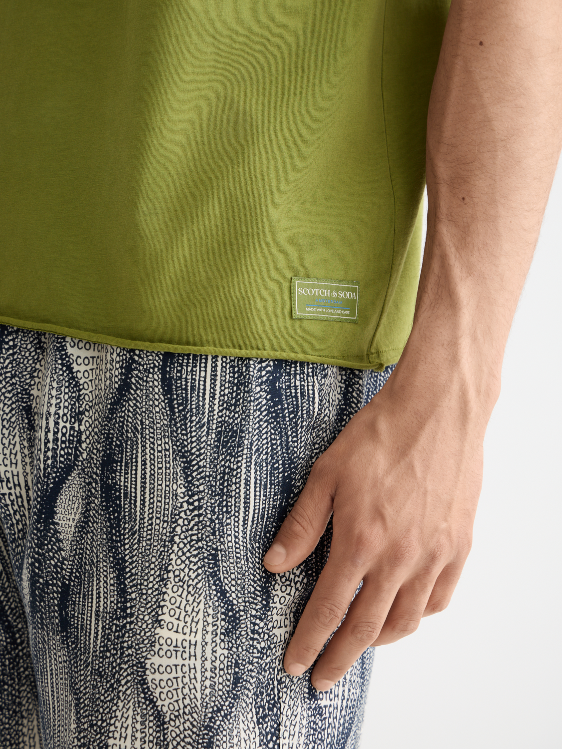 Dim Gray טי שירט קצרה לגברים Raw Edge SCOTCH & SODA