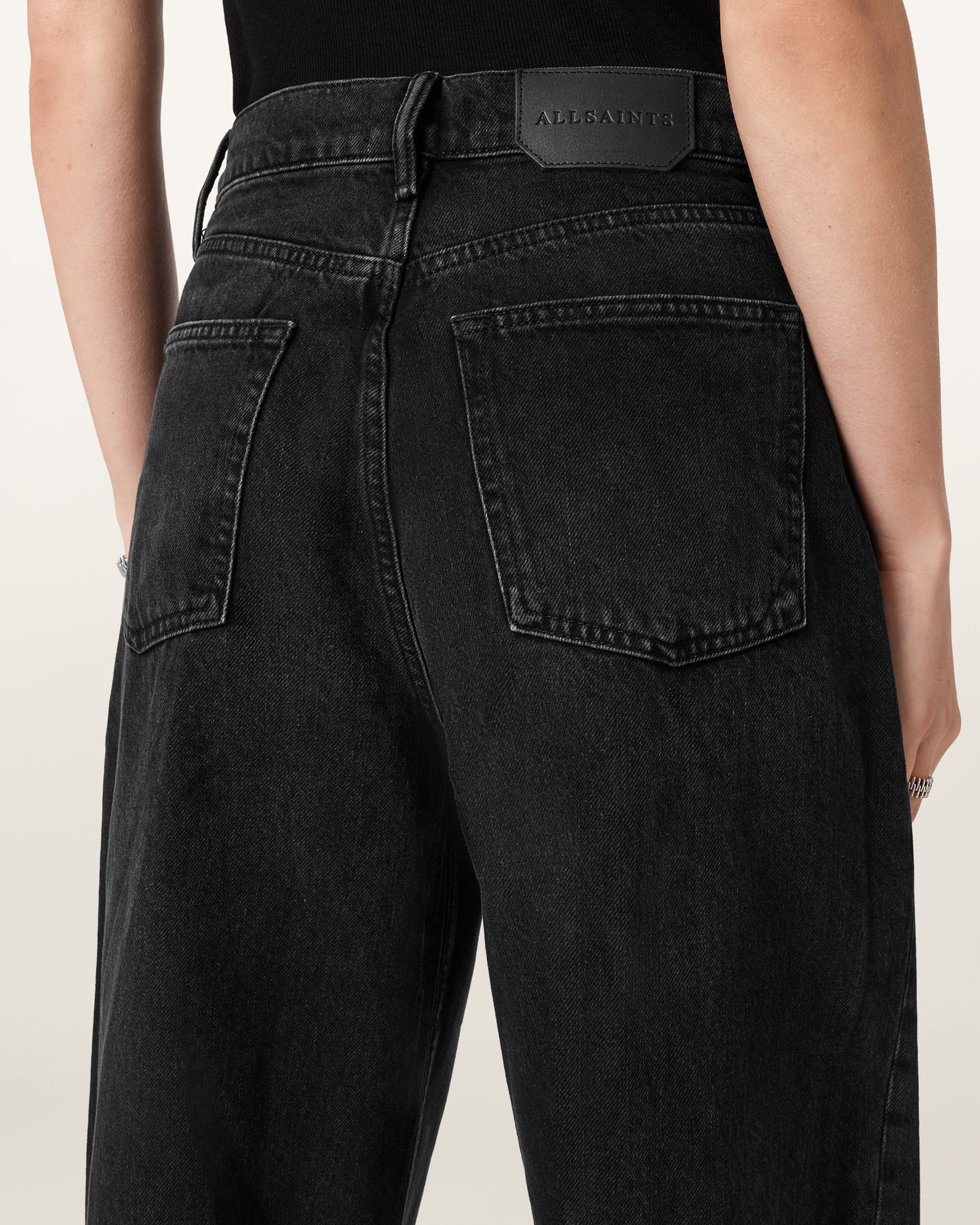 Black ג'ינס ארוך לנשים Aki – Wide Leg ALLSAINTS