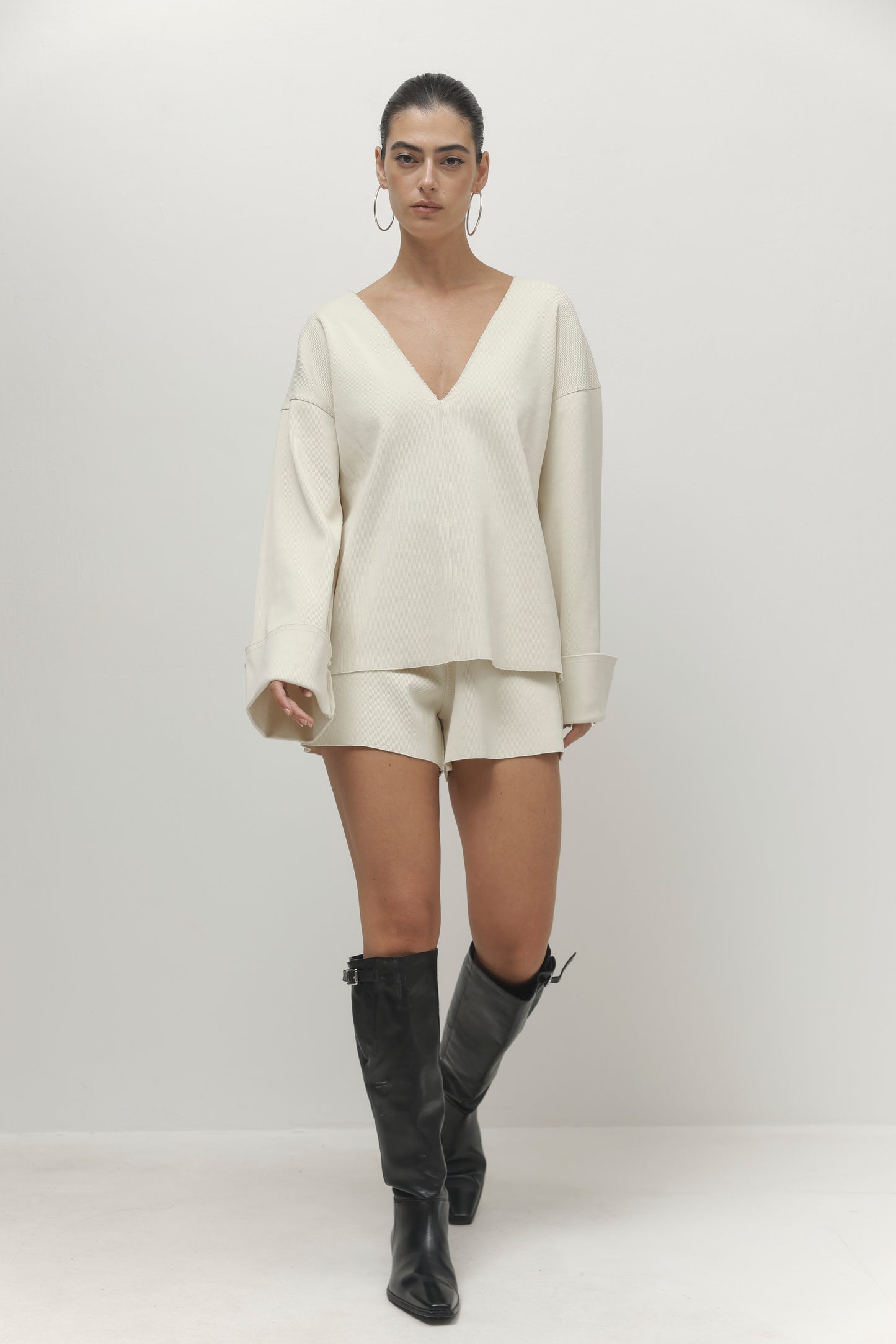 Light Gray מכנסיים קצרים לנשים Pleated PAPER