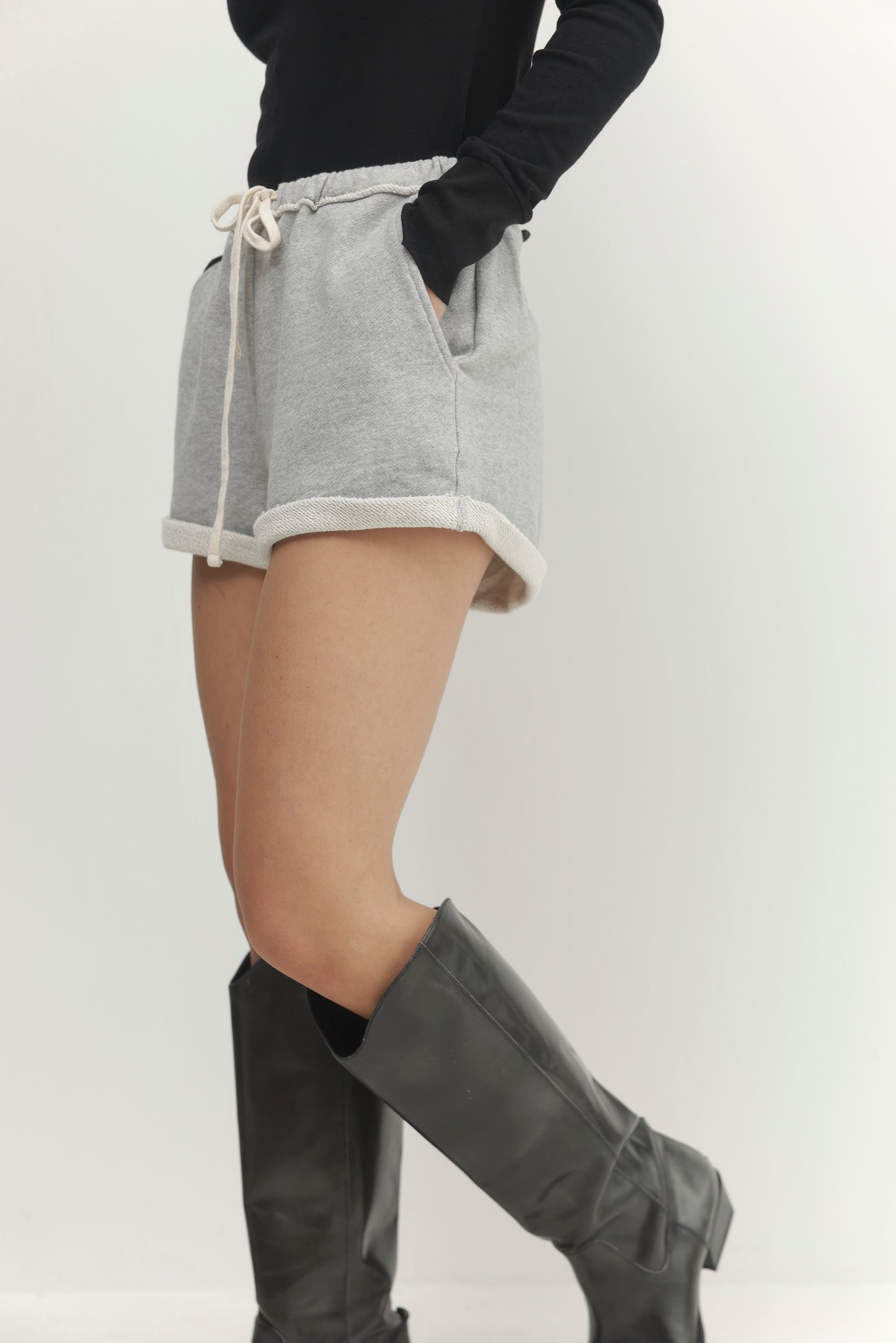 Light Gray מכנסיים קצרים לנשים Ore PAPER