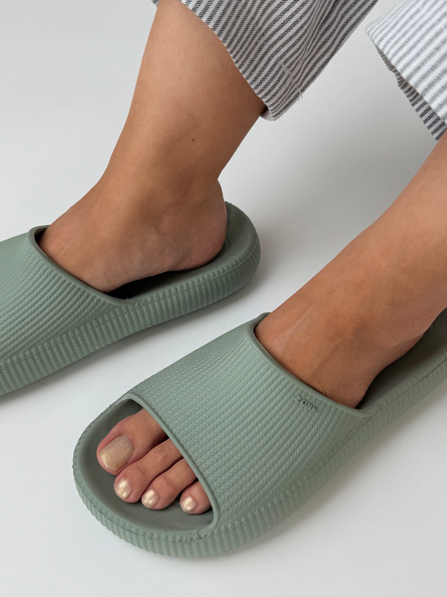 Dark Gray כפכפים לנשים Leveza ZAXY