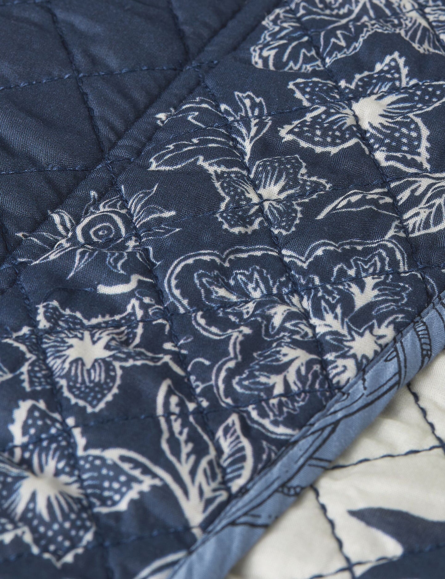 Dark Slate Gray ג׳קט קווילט דו־צדדי מודפס לנשים Revesible Printed SCOTCH & SODA
