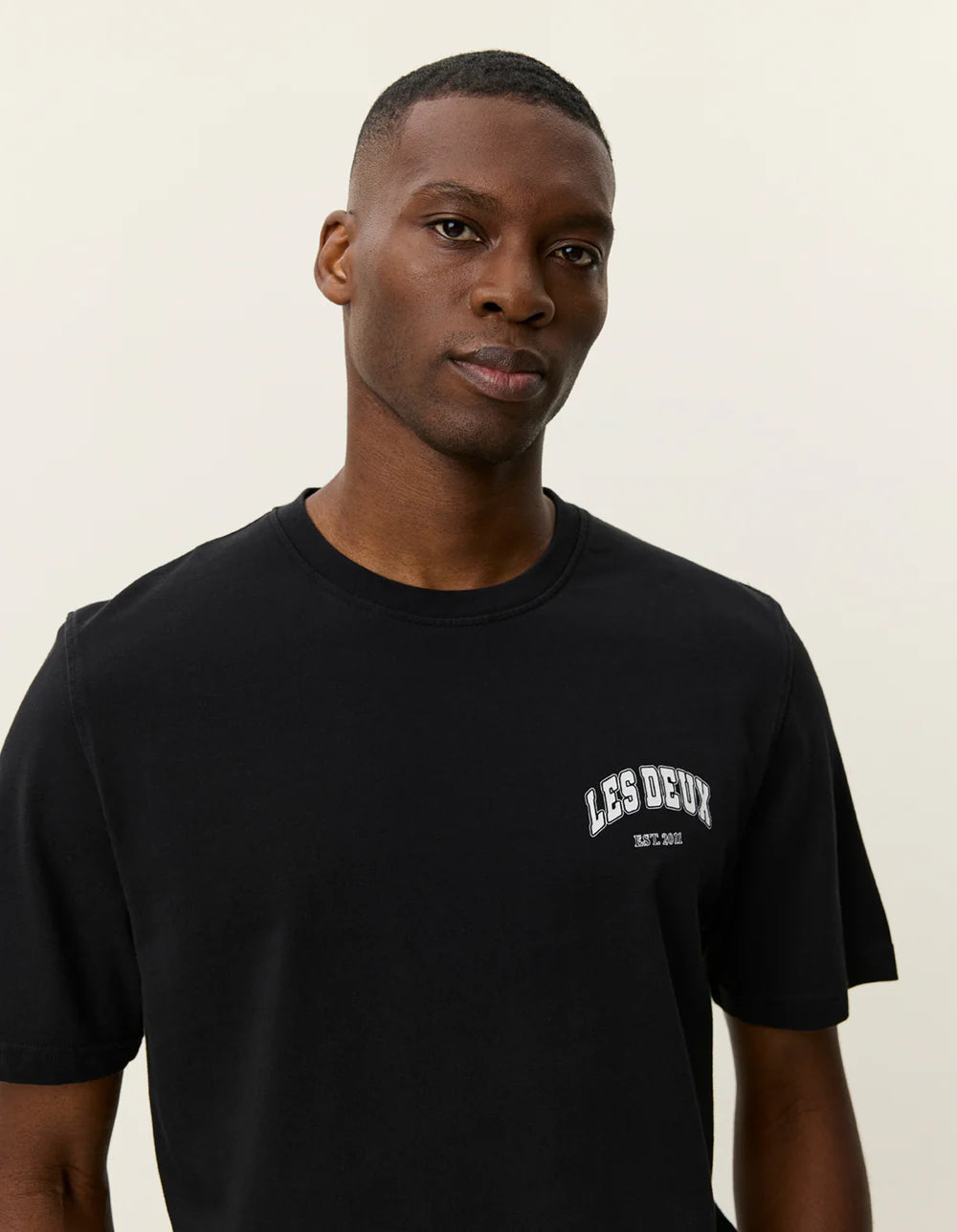 Black טי שירט קצרה לגברים Brady Hoop LES DEUX