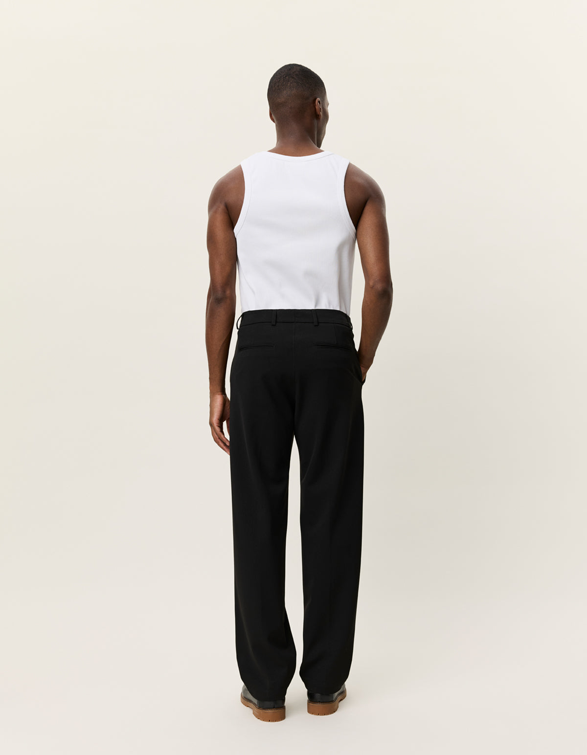 Black מכנסיים ארוכים לגברים Como Solid Slack LES DEUX