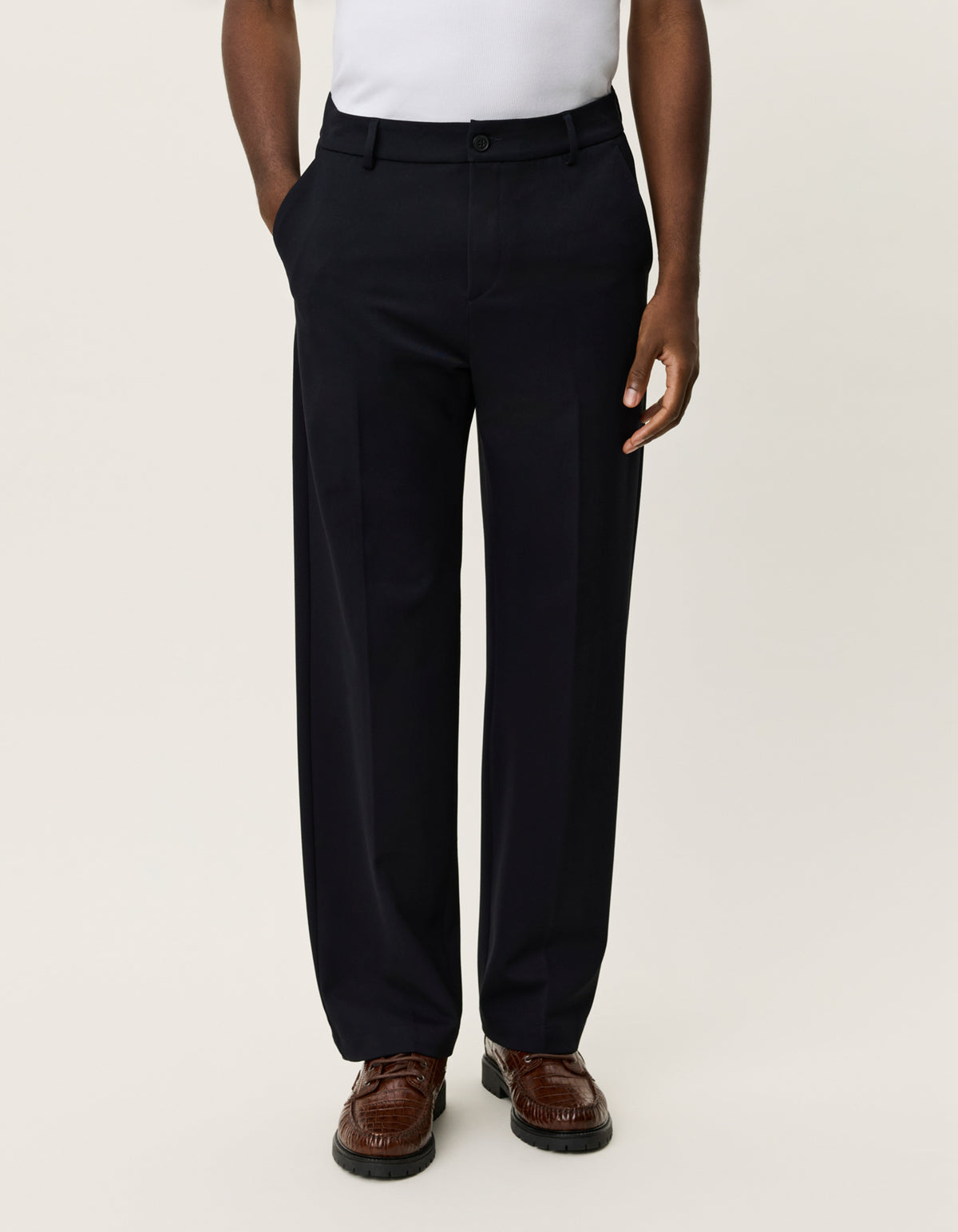 Black מכנסיים ארוכים לגברים Como Solid Slack LES DEUX