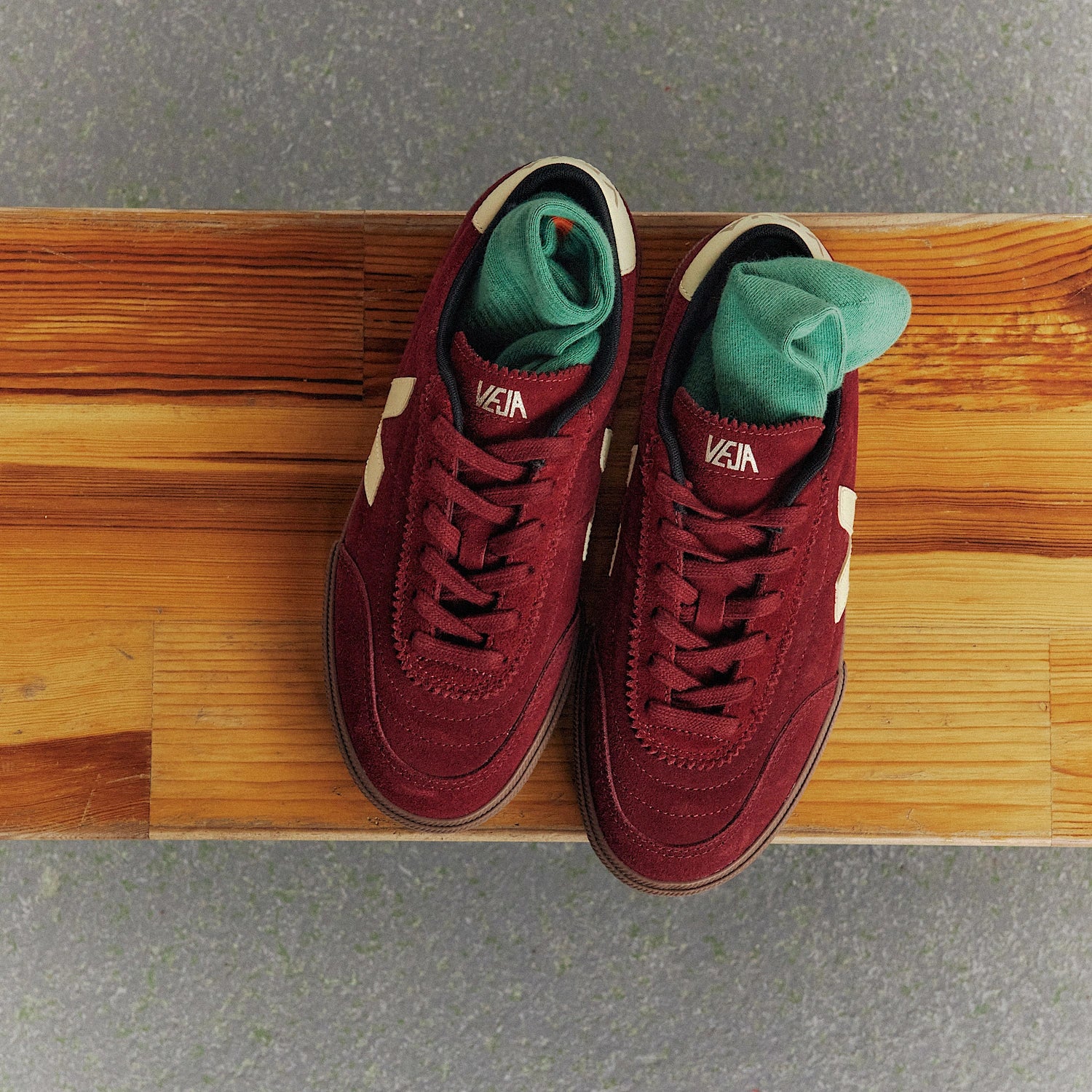 Dim Gray סניקרס זמש לגברים Veja Panenka VEJA