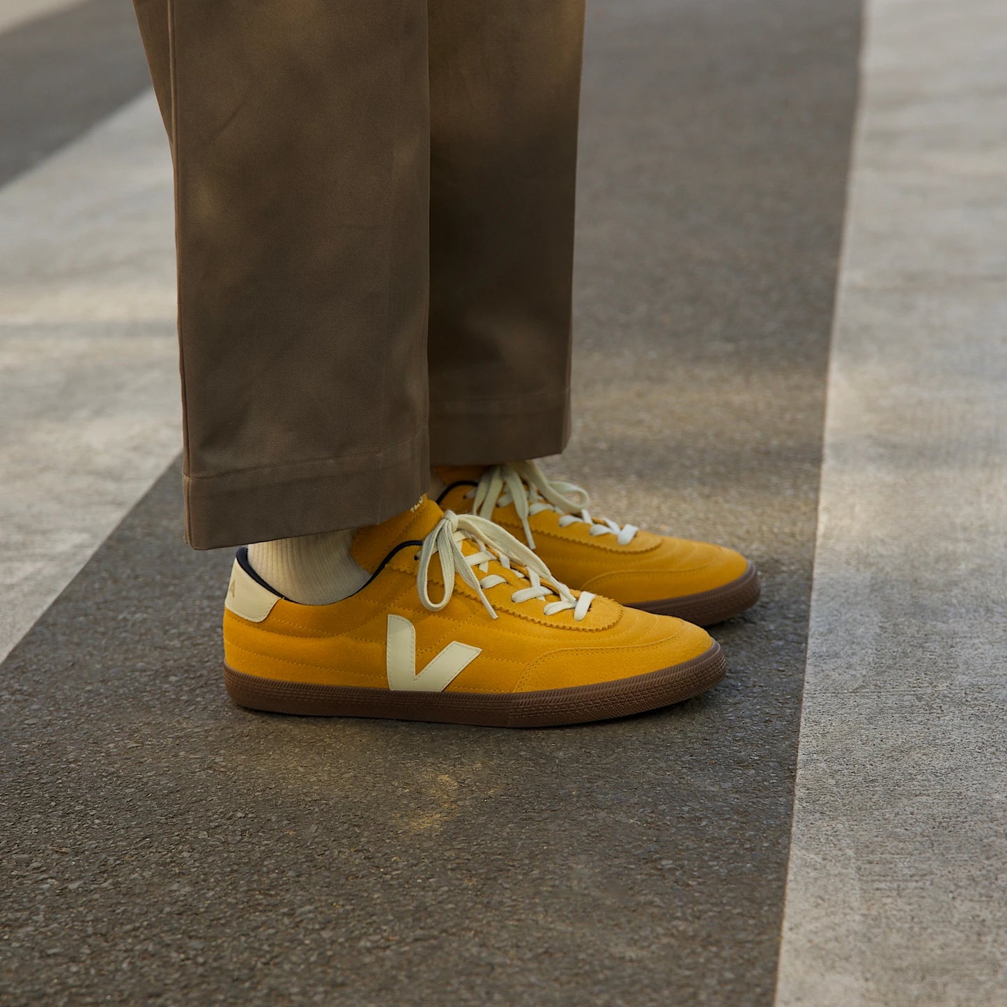 Dark Olive Green סניקרס זמש לגברים Veja Panenka VEJA