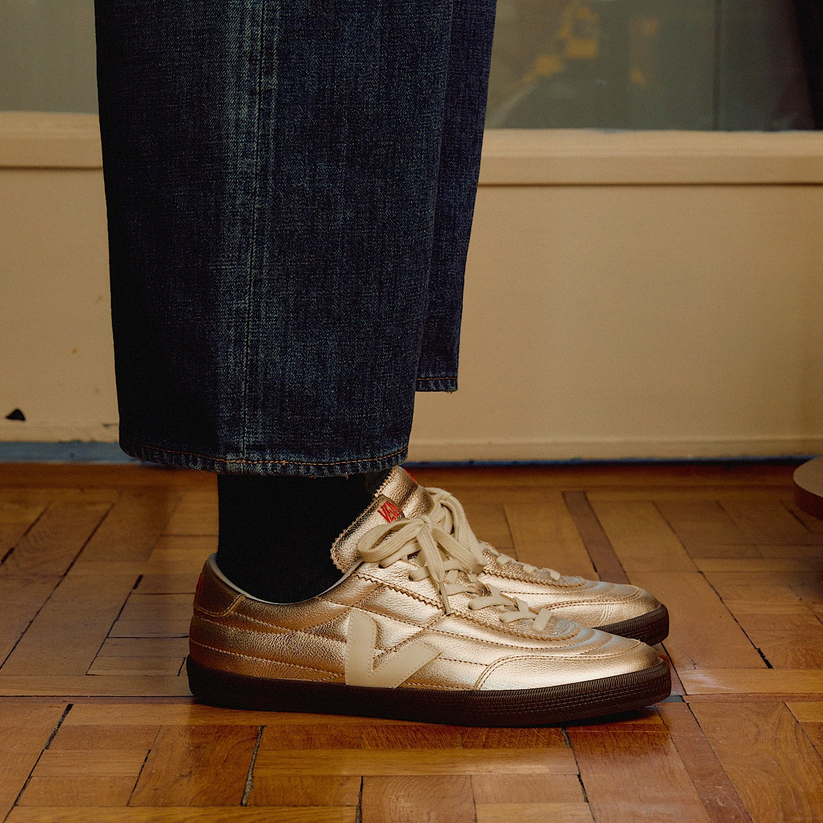 Black סניקרס לנשים Panenka O.T. VEJA