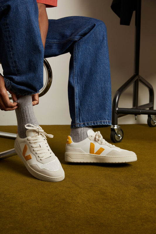 Saddle Brown סניקרס לגברים V-90 VEJA