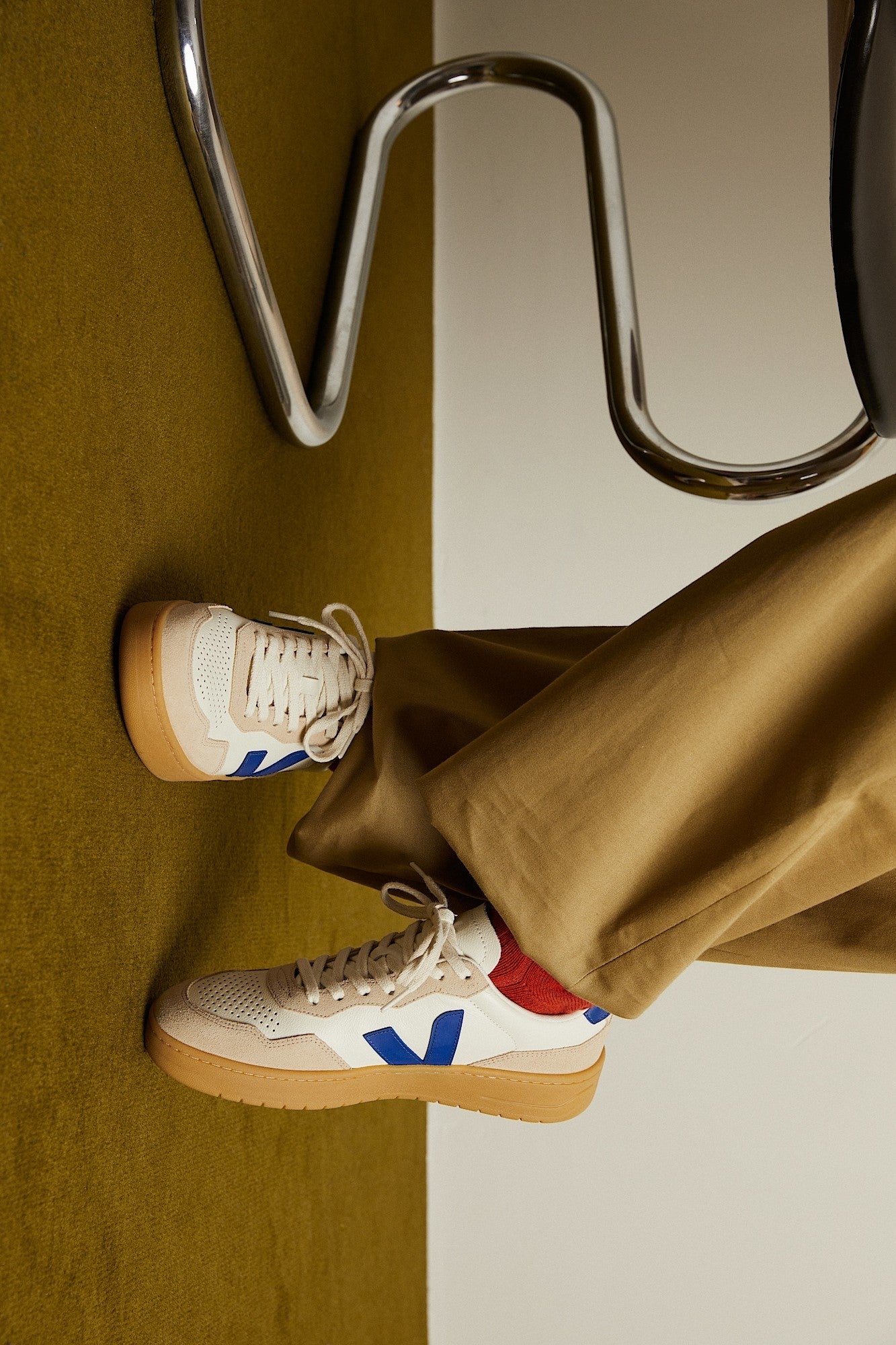 Saddle Brown סניקרס לגברים V-90 VEJA