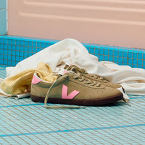 Tan סניקרס לנשים Volley Suede VEJA