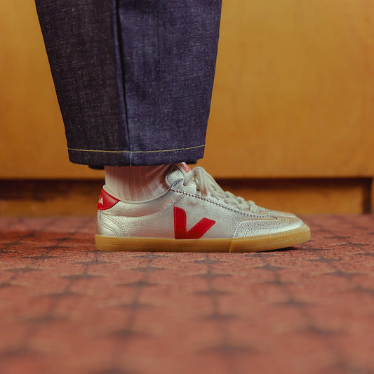 Sienna סניקרס כסופות לנשים Veja Volley VEJA