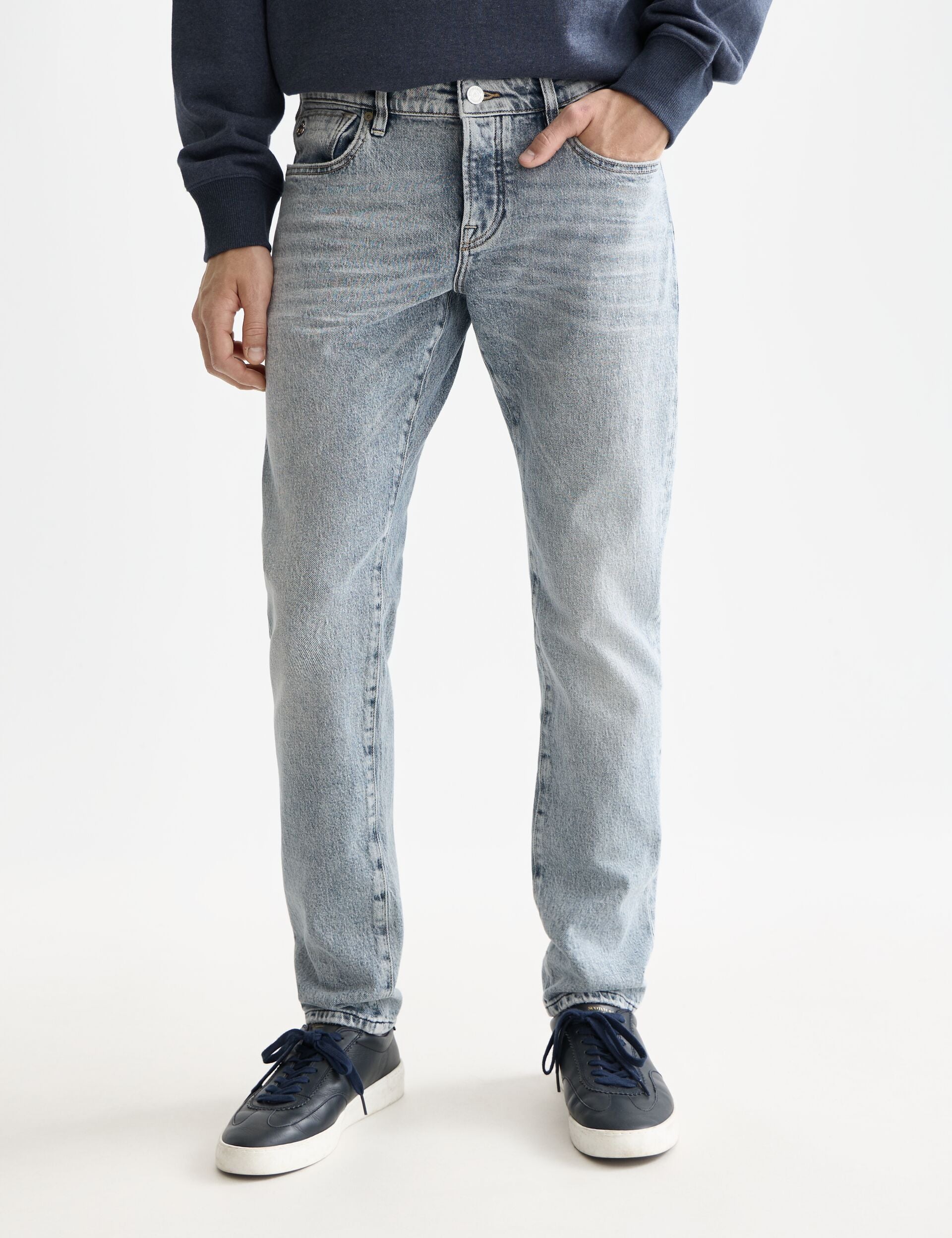 White Smoke ג׳ינס ארוך לגברים Ralston – Slim Fit SCOTCH & SODA