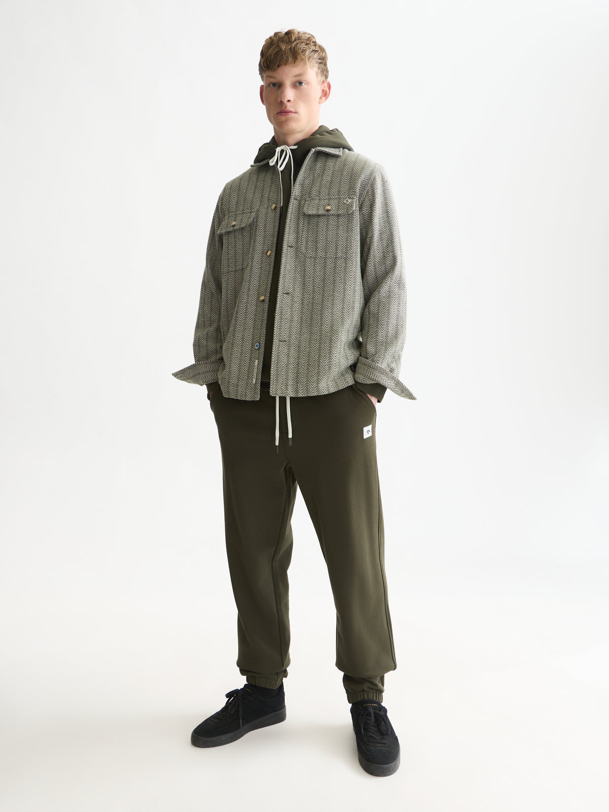 White Smoke מכנסי טרנינג לגברים Seasonal Core Logo Badge SCOTCH & SODA