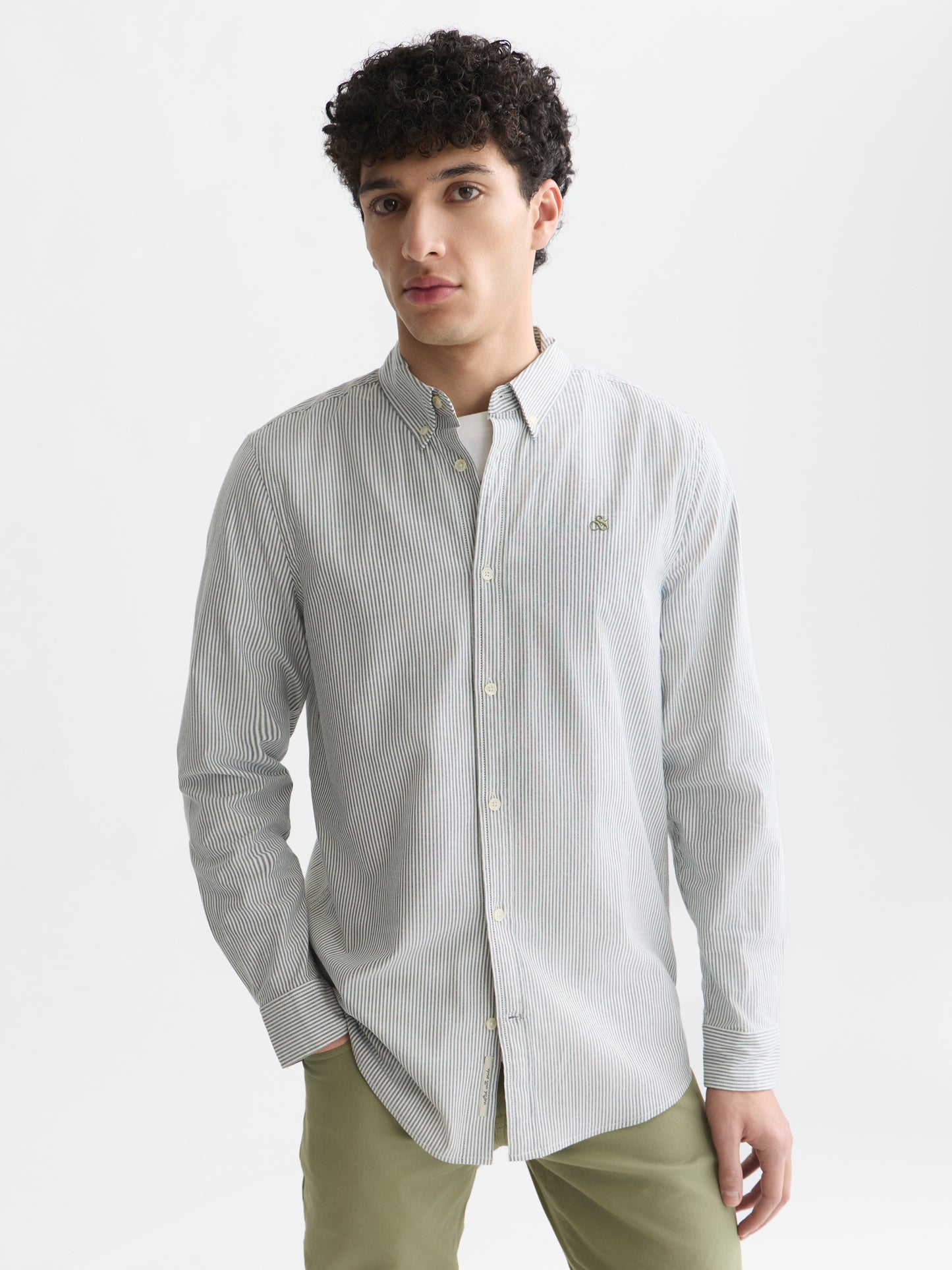 Lavender חולצה מכופתרת אוקספורד לגברים Seasonal Core Striped SCOTCH & SODA
