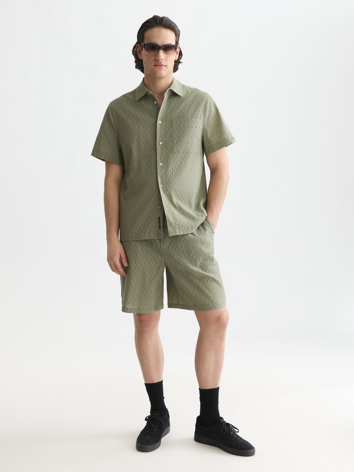 White Smoke חולצה מכופתרת קצרה לגברים Jacquard Seersucker SCOTCH & SODA