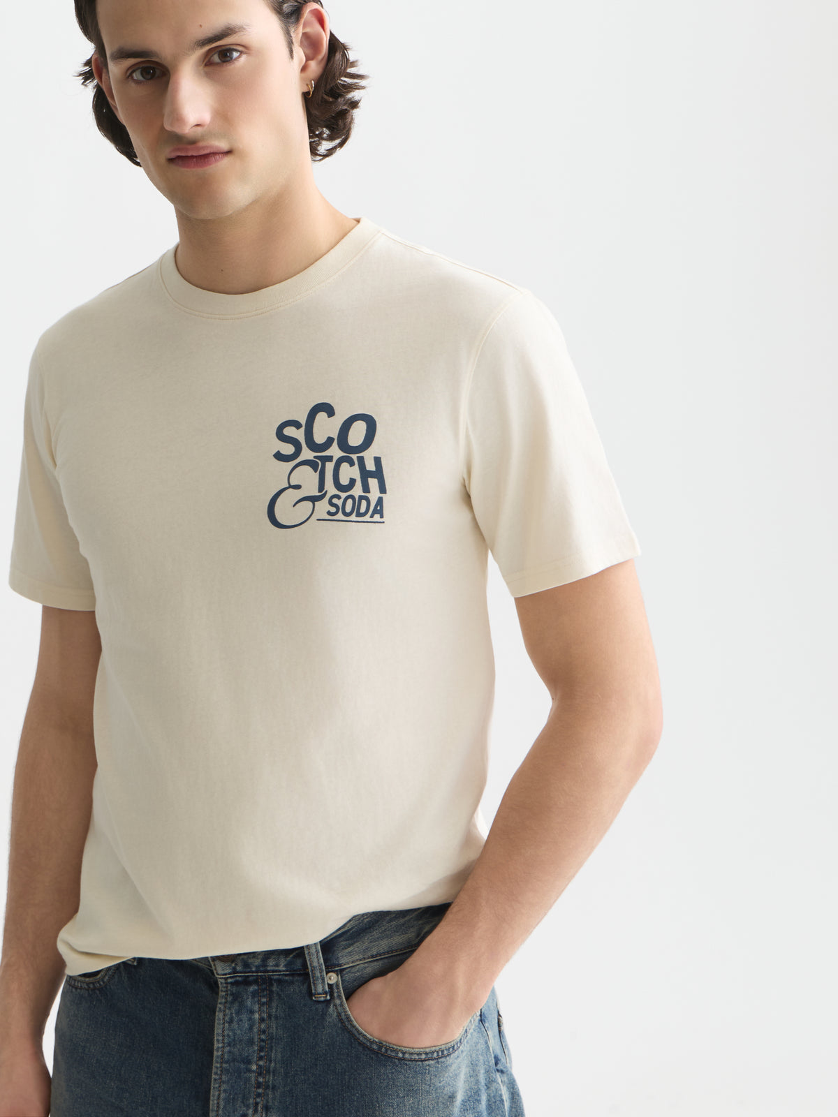 Lavender טי שירט קצרה לגברים Left Chest Artwork SCOTCH & SODA