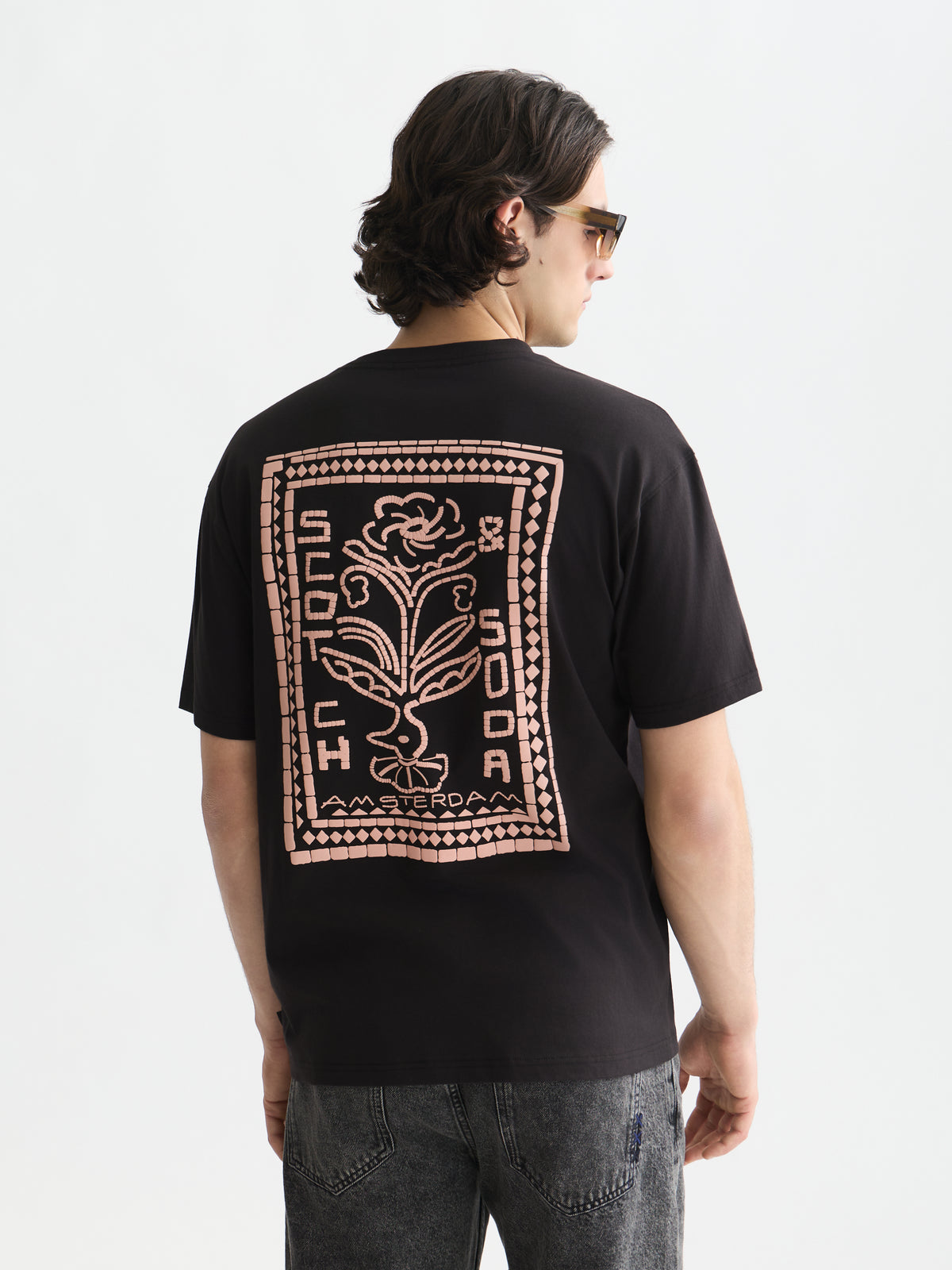 Black טי שירט קצרה לגברים Front And Back Artwork SCOTCH & SODA