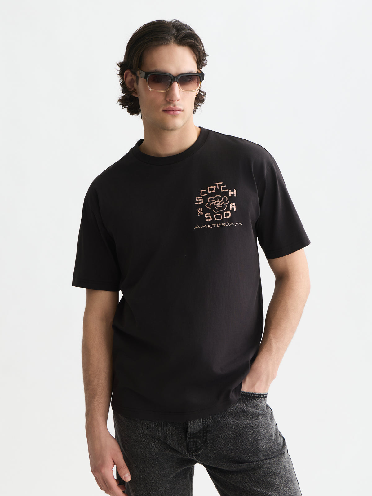 Black טי שירט קצרה לגברים Front And Back Artwork SCOTCH & SODA