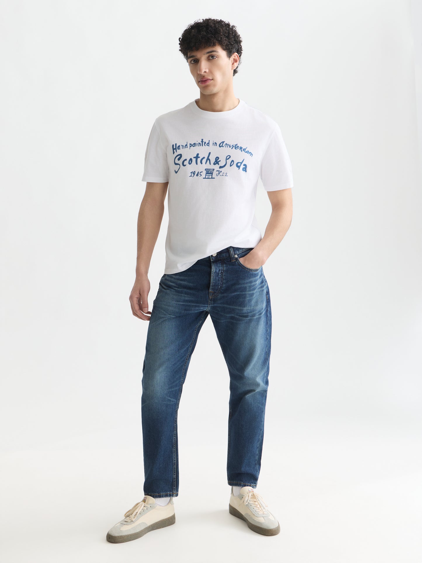 White Smoke טי שירט קצרה לגברים Front Artwork SCOTCH & SODA