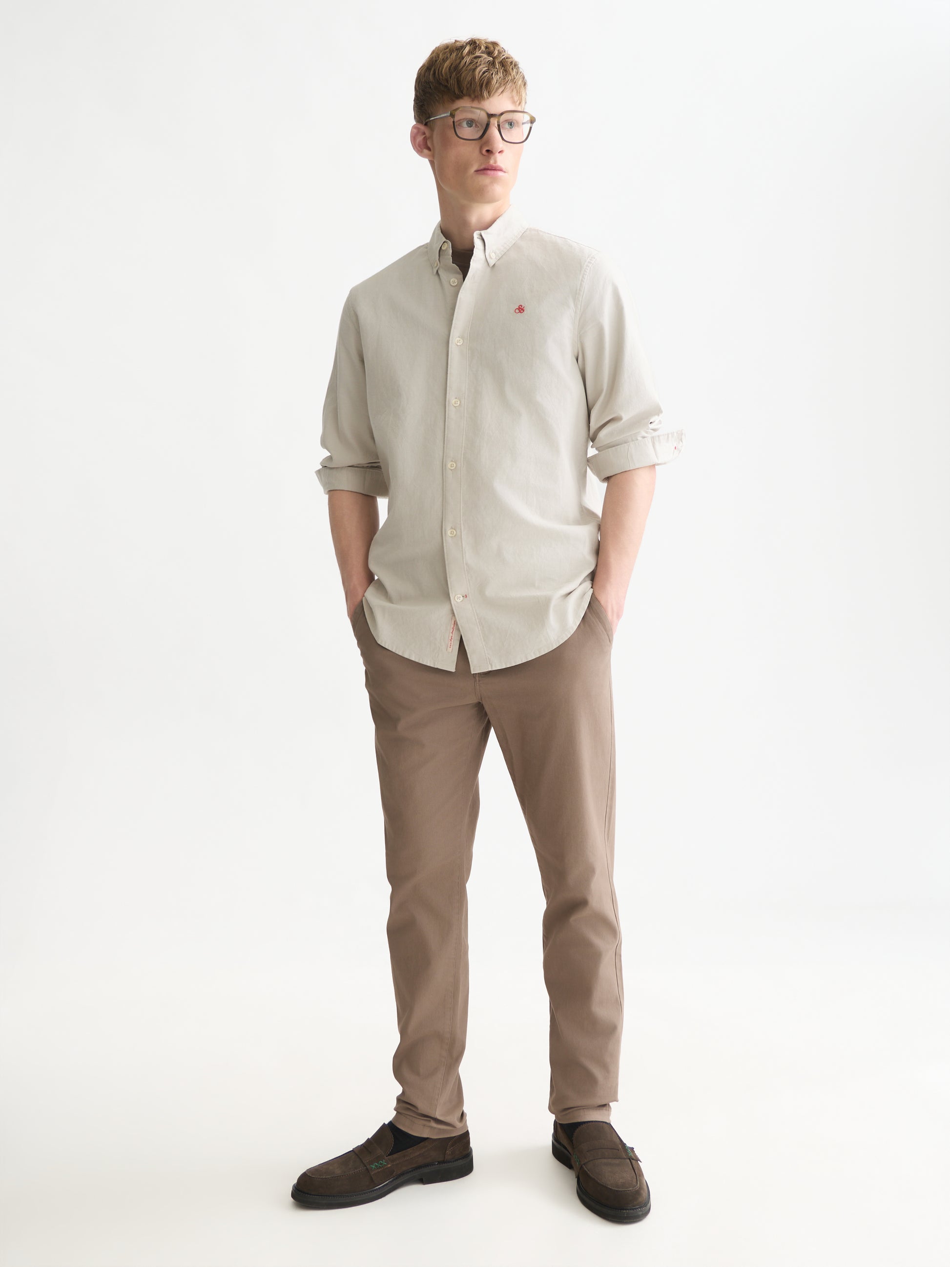 White Smoke חולצה מכופתרת אוקספורד לגברים Seasonal Core Solid SCOTCH & SODA