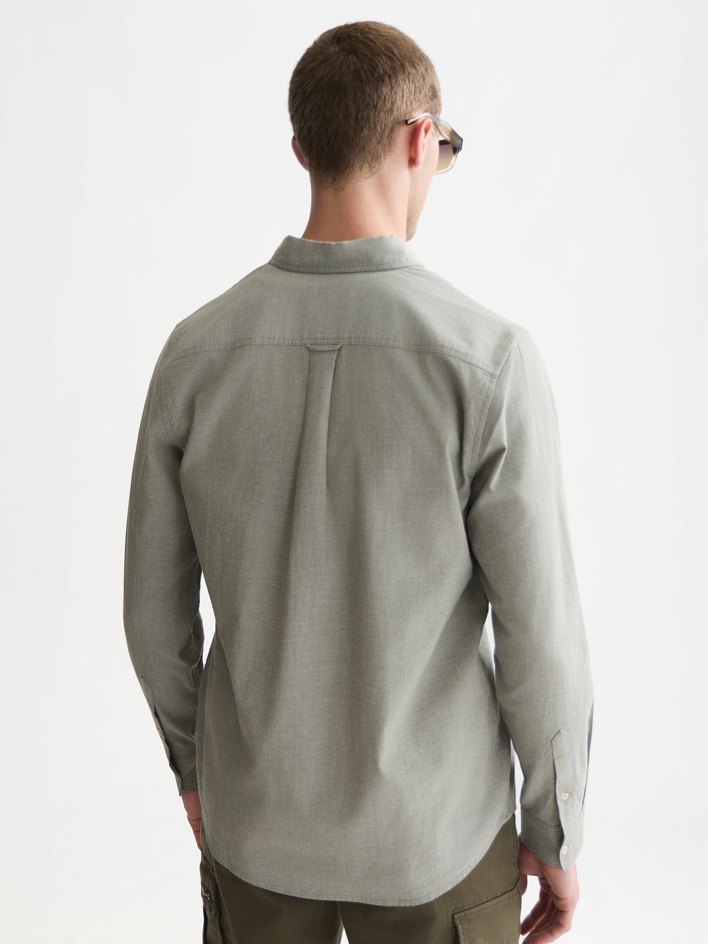White Smoke חולצה מכופתרת אוקספורד לגברים Seasonal Core Solid SCOTCH & SODA