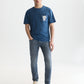 White Smoke טי שירט קצרה לגברים Chest Pocket With Artwork SCOTCH & SODA