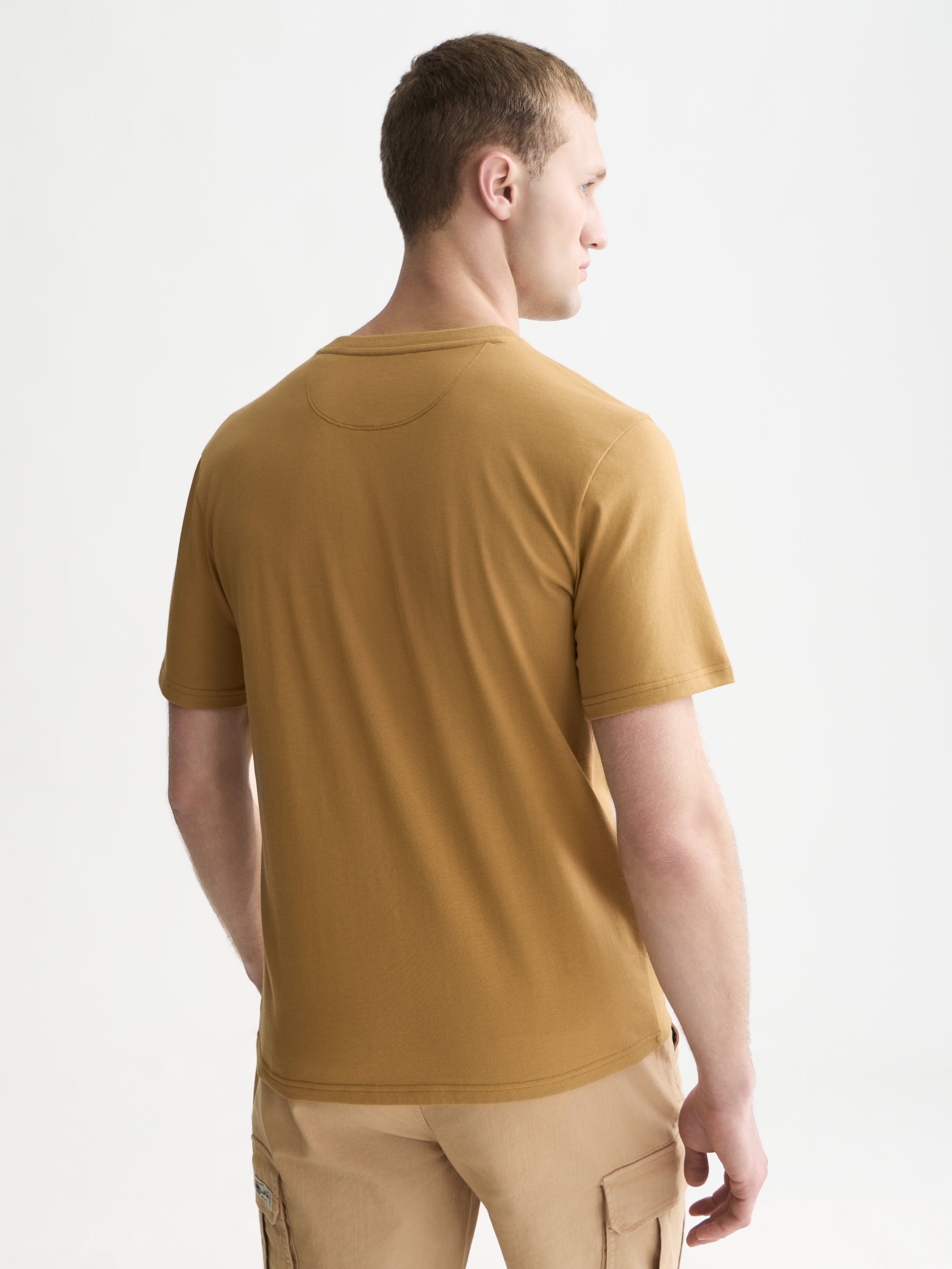 White Smoke טי שירט קצרה לגברים Seasonal Core Chest Logo SCOTCH & SODA