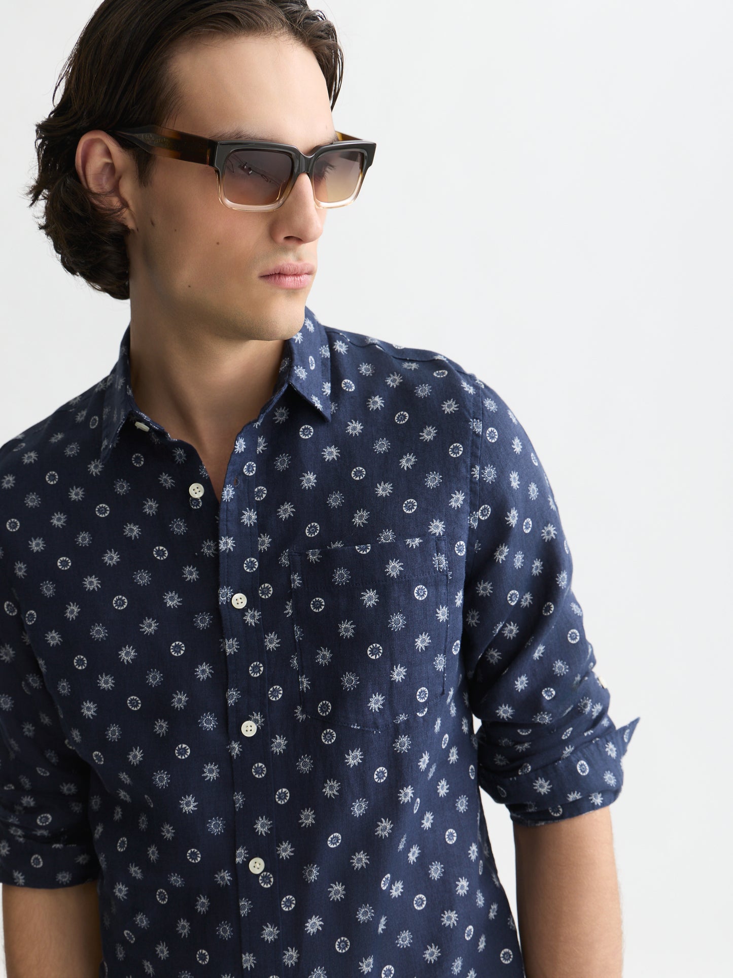 Black חולצה מכופתרת ארוכה לגברים Printed Linen SCOTCH & SODA