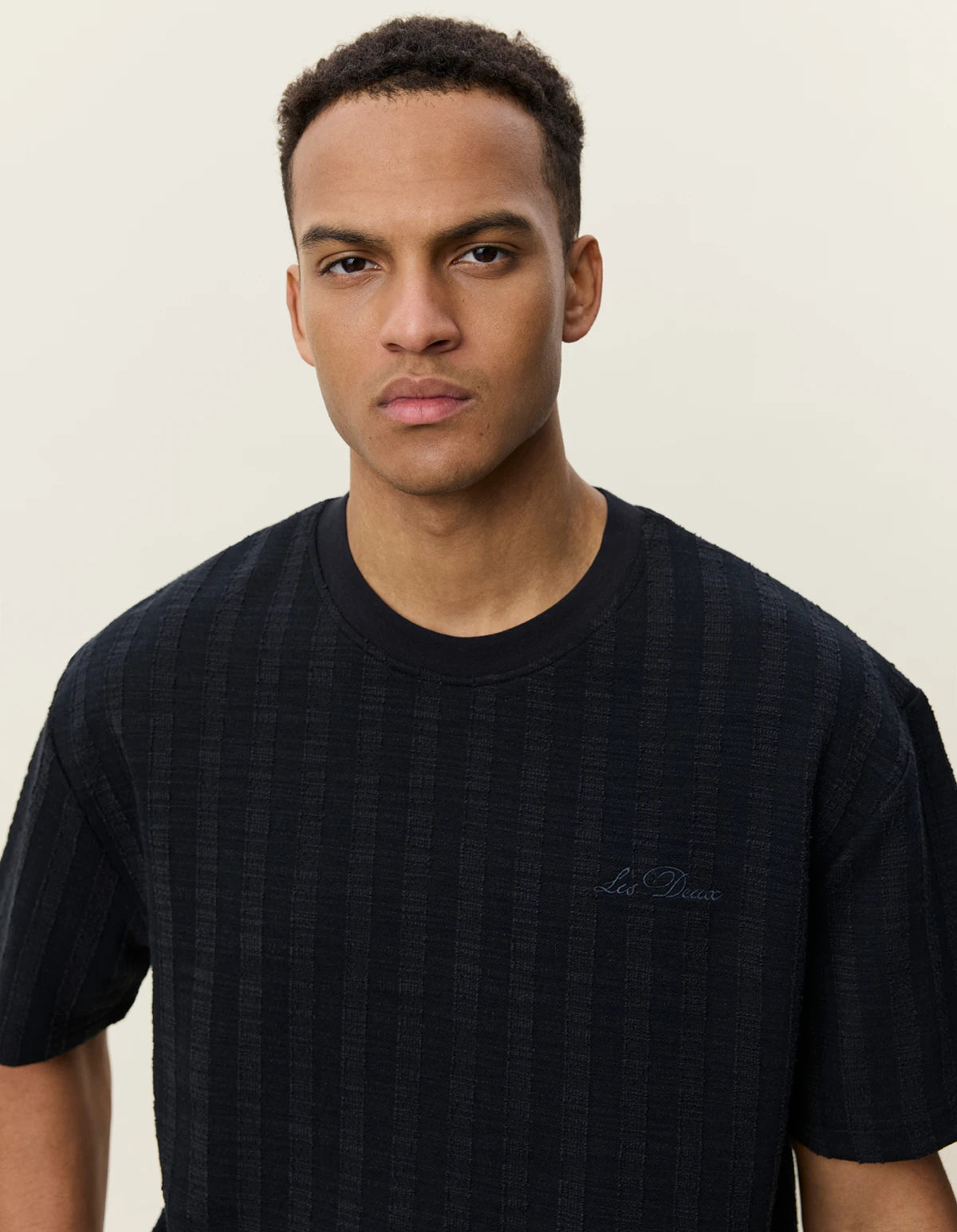 Black טי שירט קצרה לגברים Stripe Jacquard T-Shirt LES DEUX