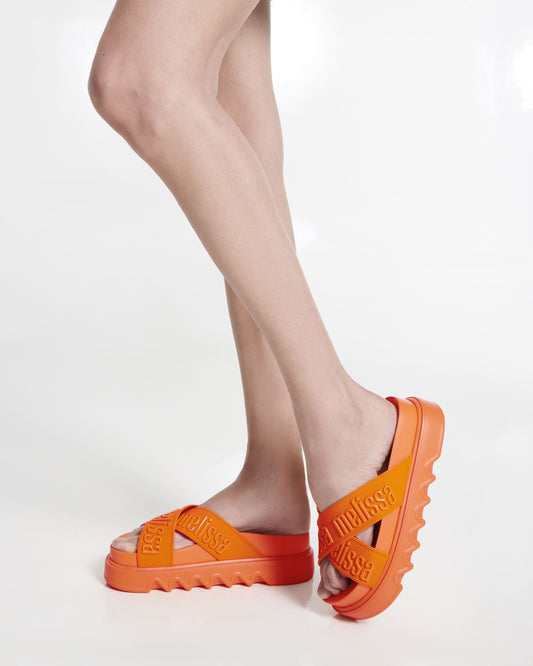 White Smoke סנדלי פלטפורמה Cross M-Lover Platform MELISSA