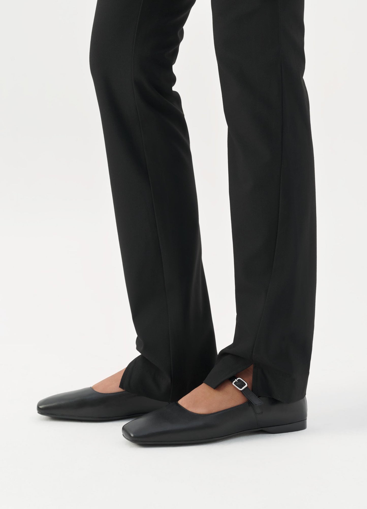 White Smoke נעלי בובה בגימור מאט לנשים Vagabond Delia VAGABOND