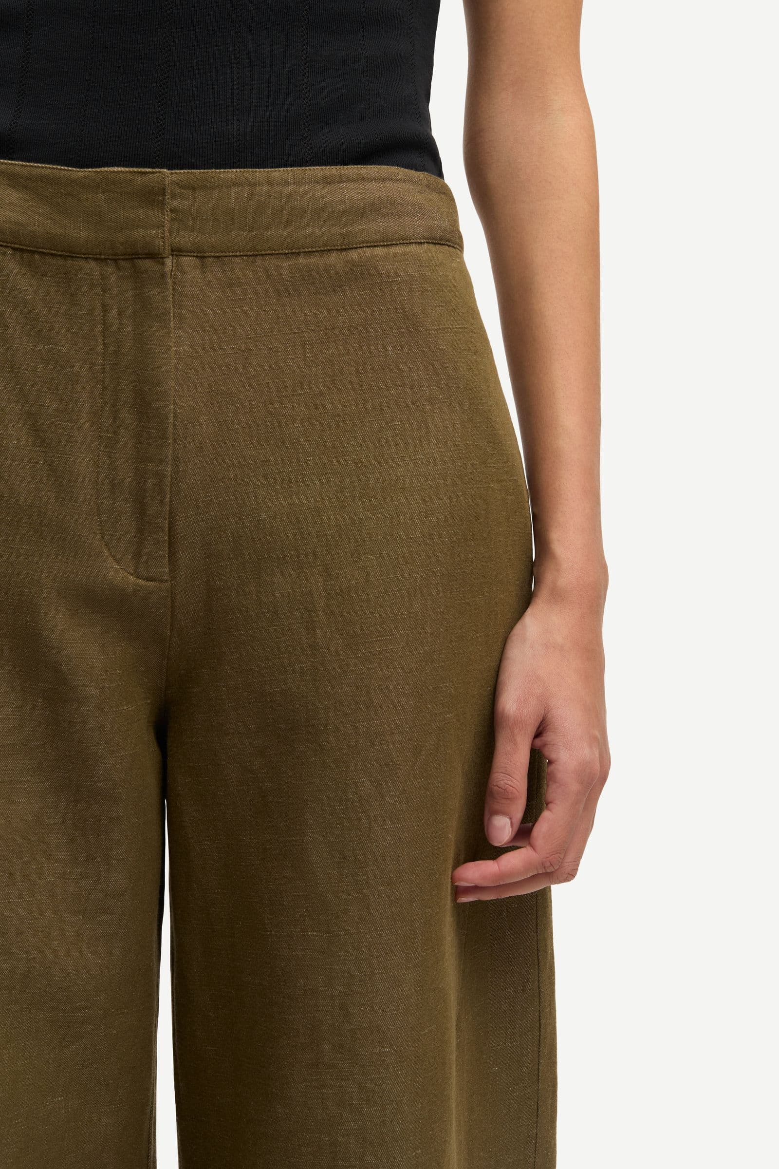 Dark Olive Green מכנסיים ארוכים לנשים Sarokos SAMSOE SAMSOE