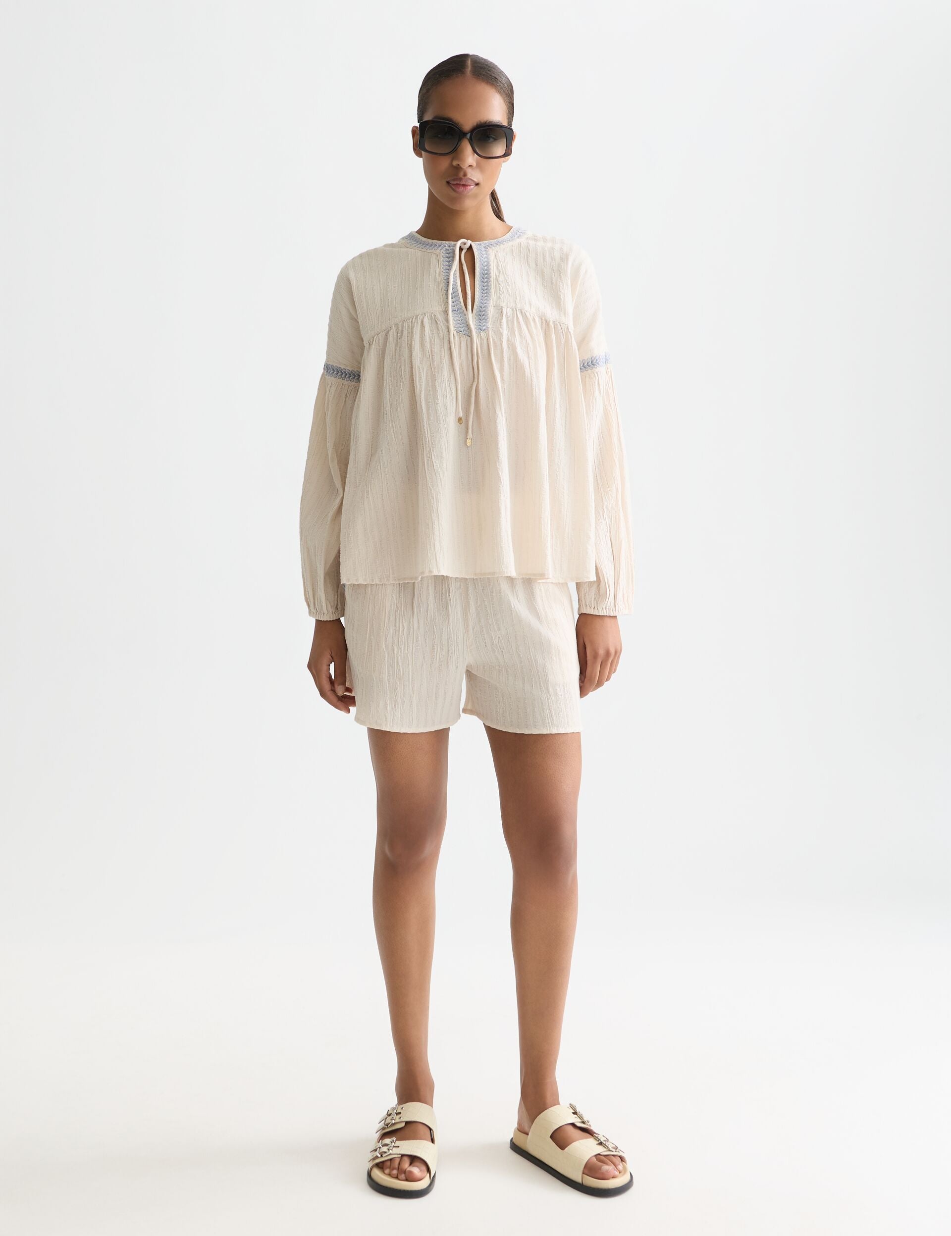 White Smoke מכנסיים קצרים לנשים Embroidered SCOTCH & SODA