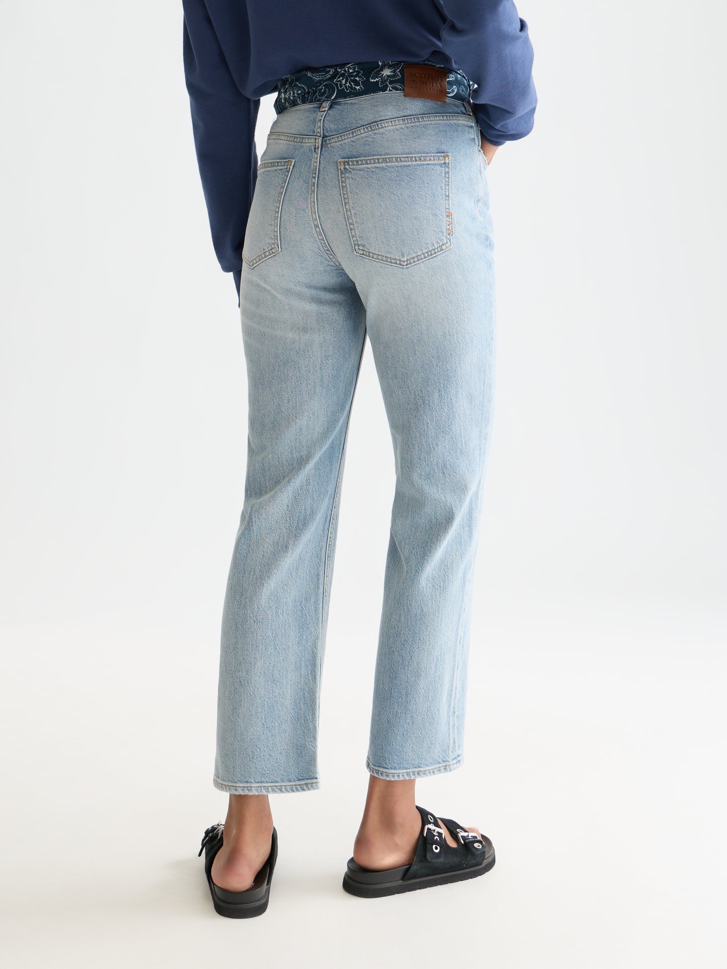 White Smoke ג'ינס ארוך לנשים The Sky – Straight Leg SCOTCH & SODA