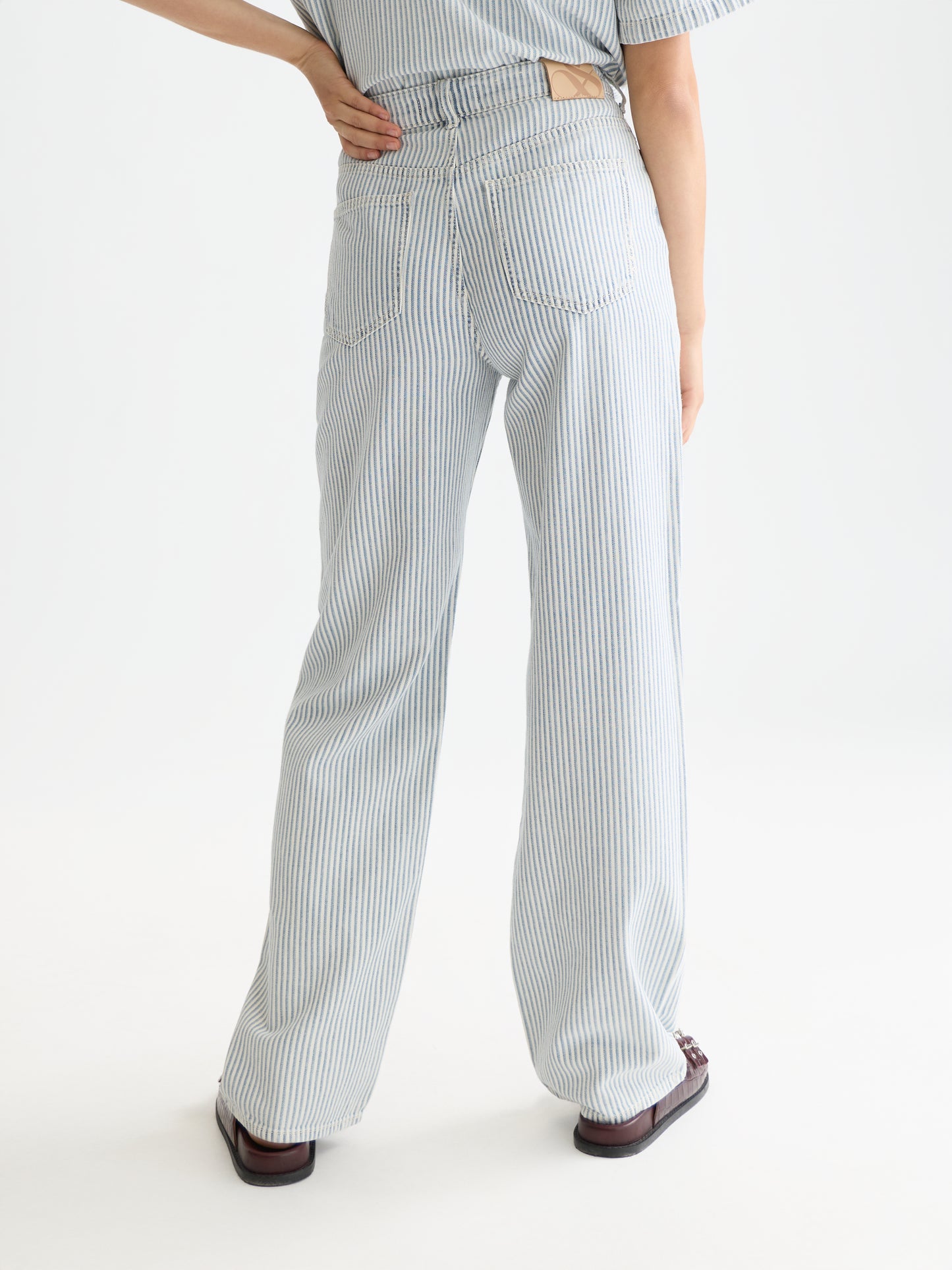 White Smoke ג'ינס ארוך לנשים The Ripple - Straight Fit SCOTCH & SODA