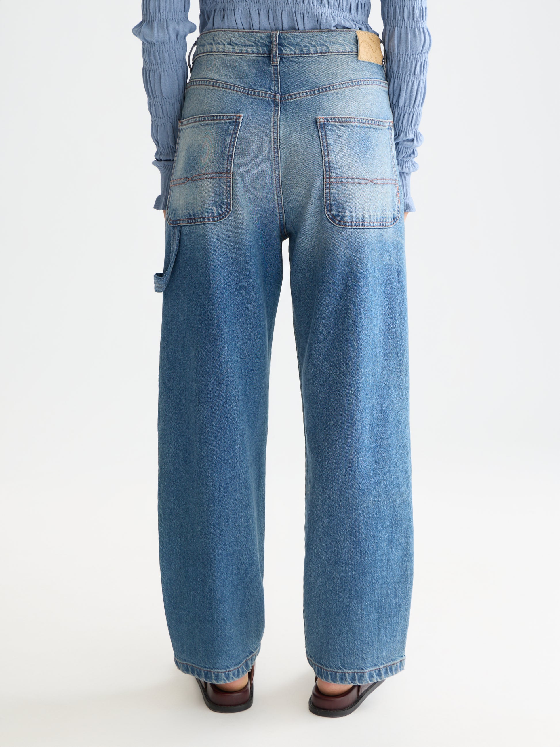 White Smoke ג׳ינס ארוך לנשים Raine - Wide Fit SCOTCH & SODA