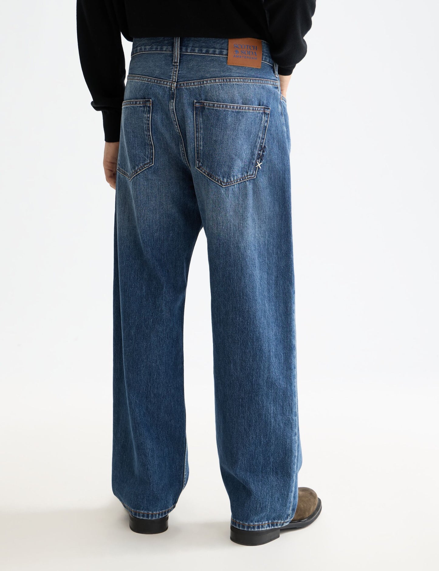 White Smoke ג'ינס ארוך לגברים The Pitch – Wide Leg SCOTCH & SODA