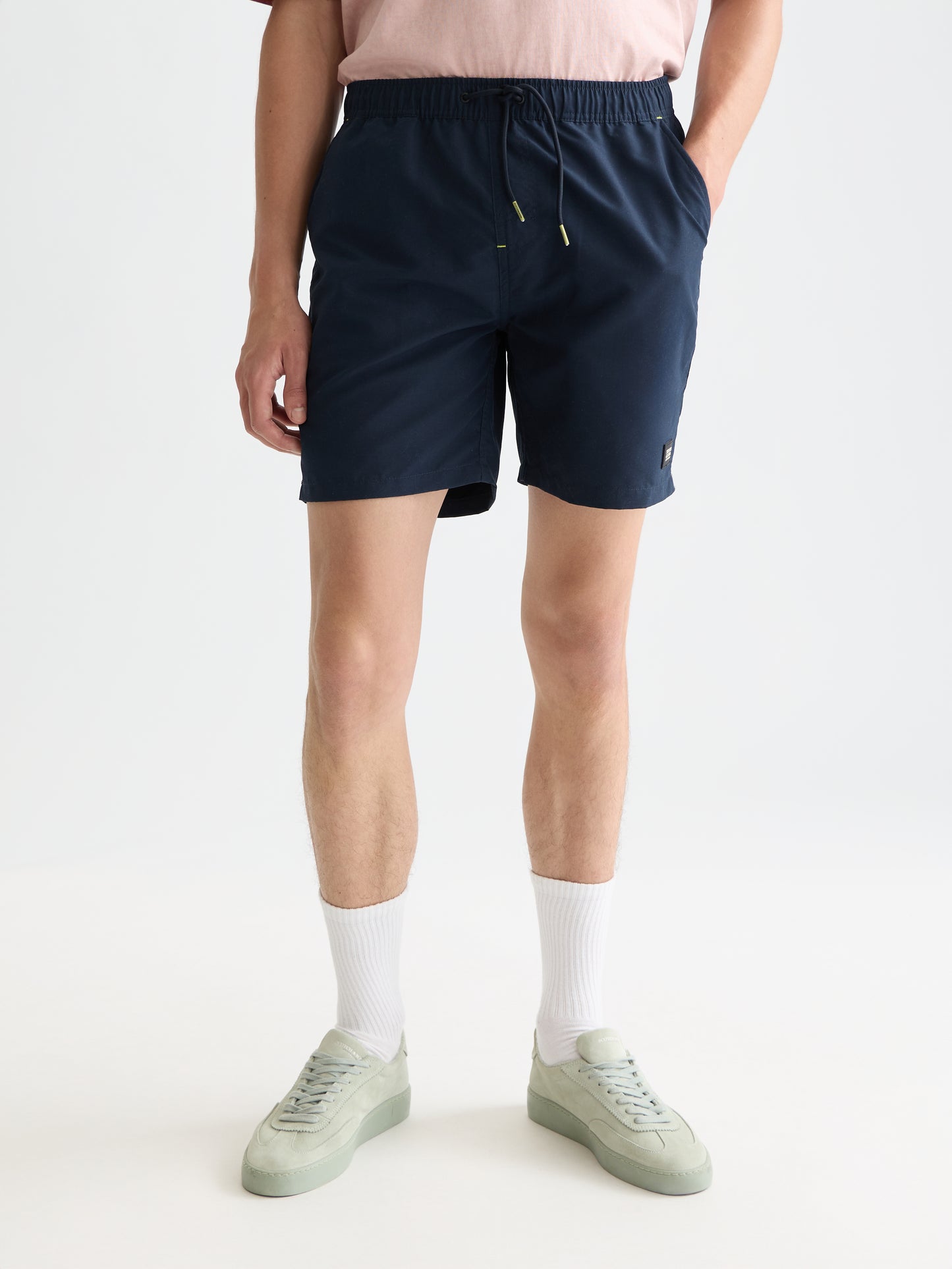 White Smoke שורט בגד ים לגברים Solid Midlength Swim Shorts SCOTCH & SODA