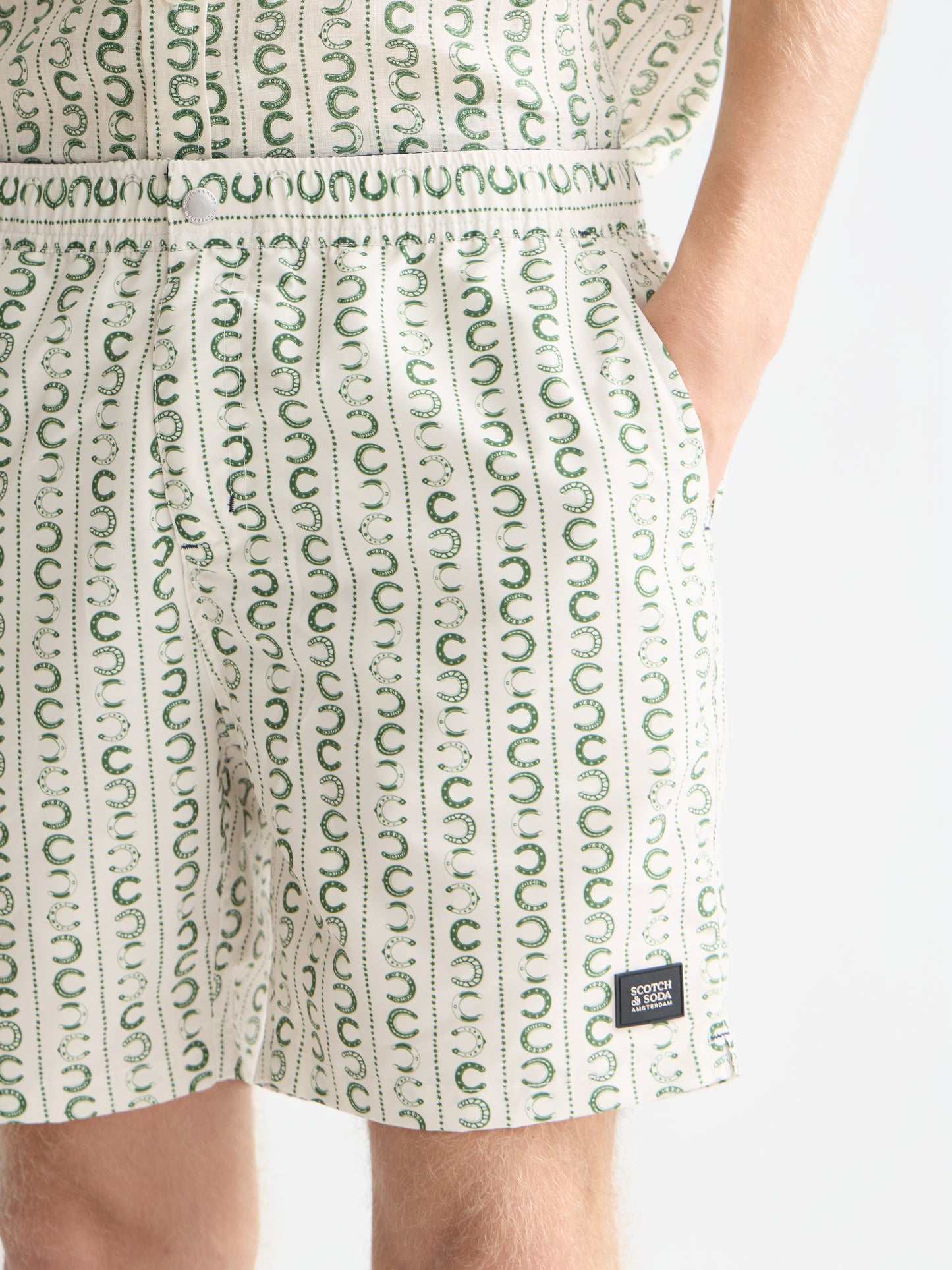 White Smoke בגד ים לגברים Printed Mid-Length Swim Shorts SCOTCH & SODA
