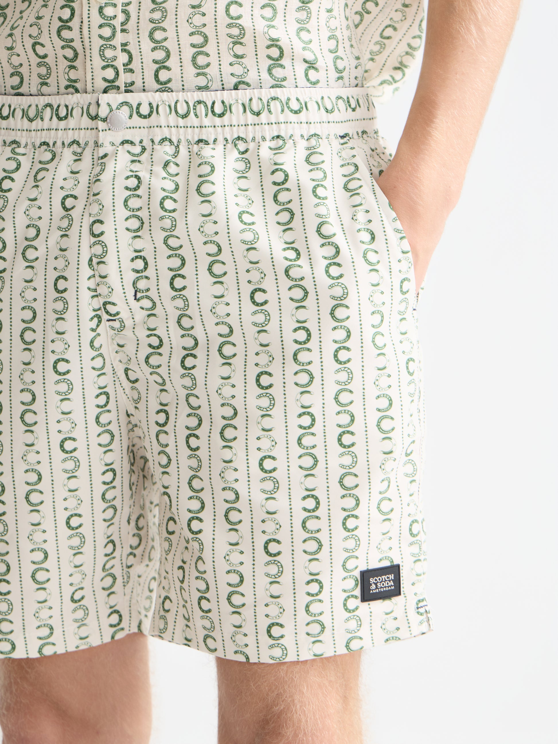 White Smoke בגד ים לגברים Printed Mid-Length Swim Shorts SCOTCH & SODA