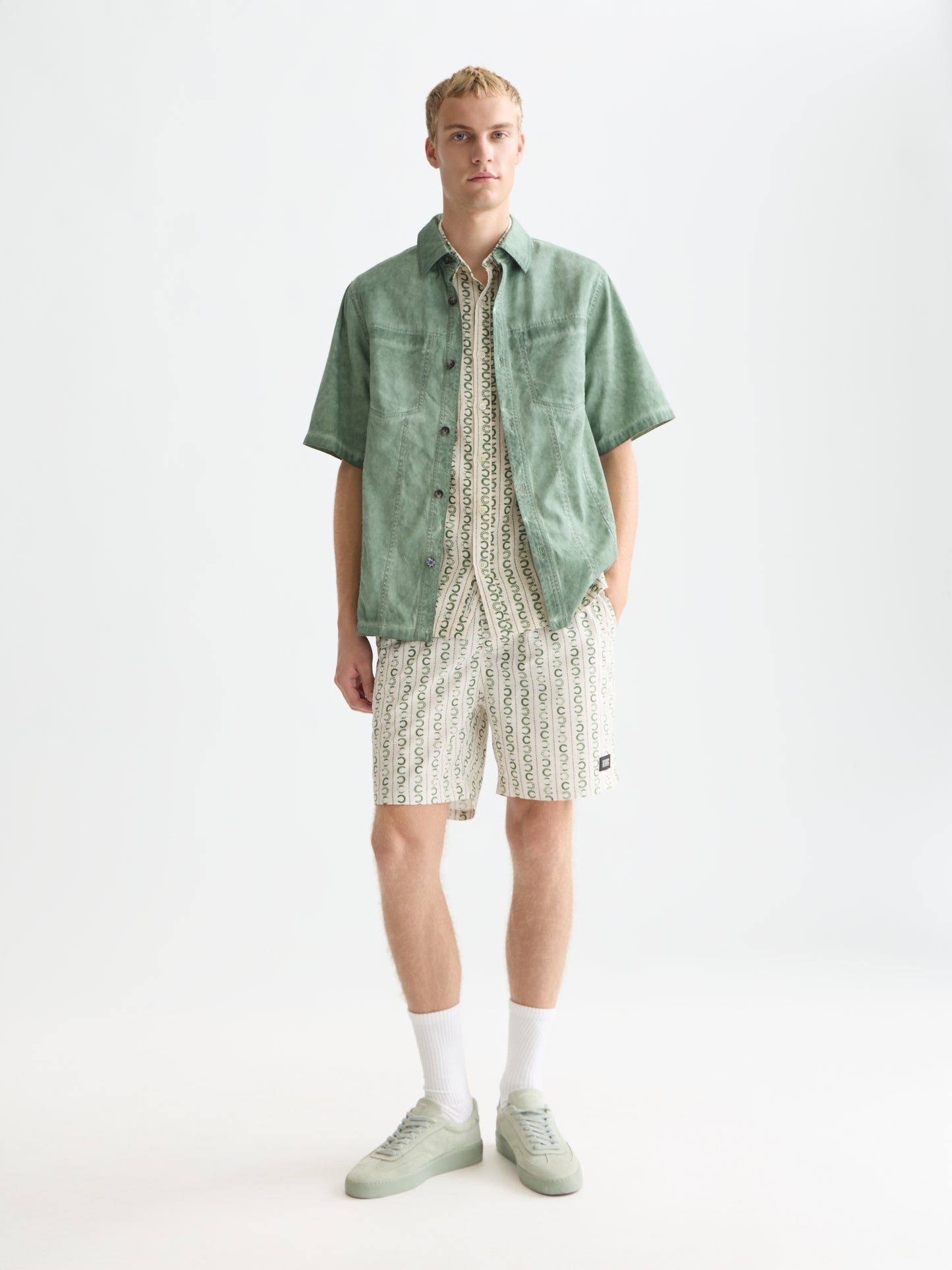 White Smoke בגד ים לגברים Printed Mid-Length Swim Shorts SCOTCH & SODA