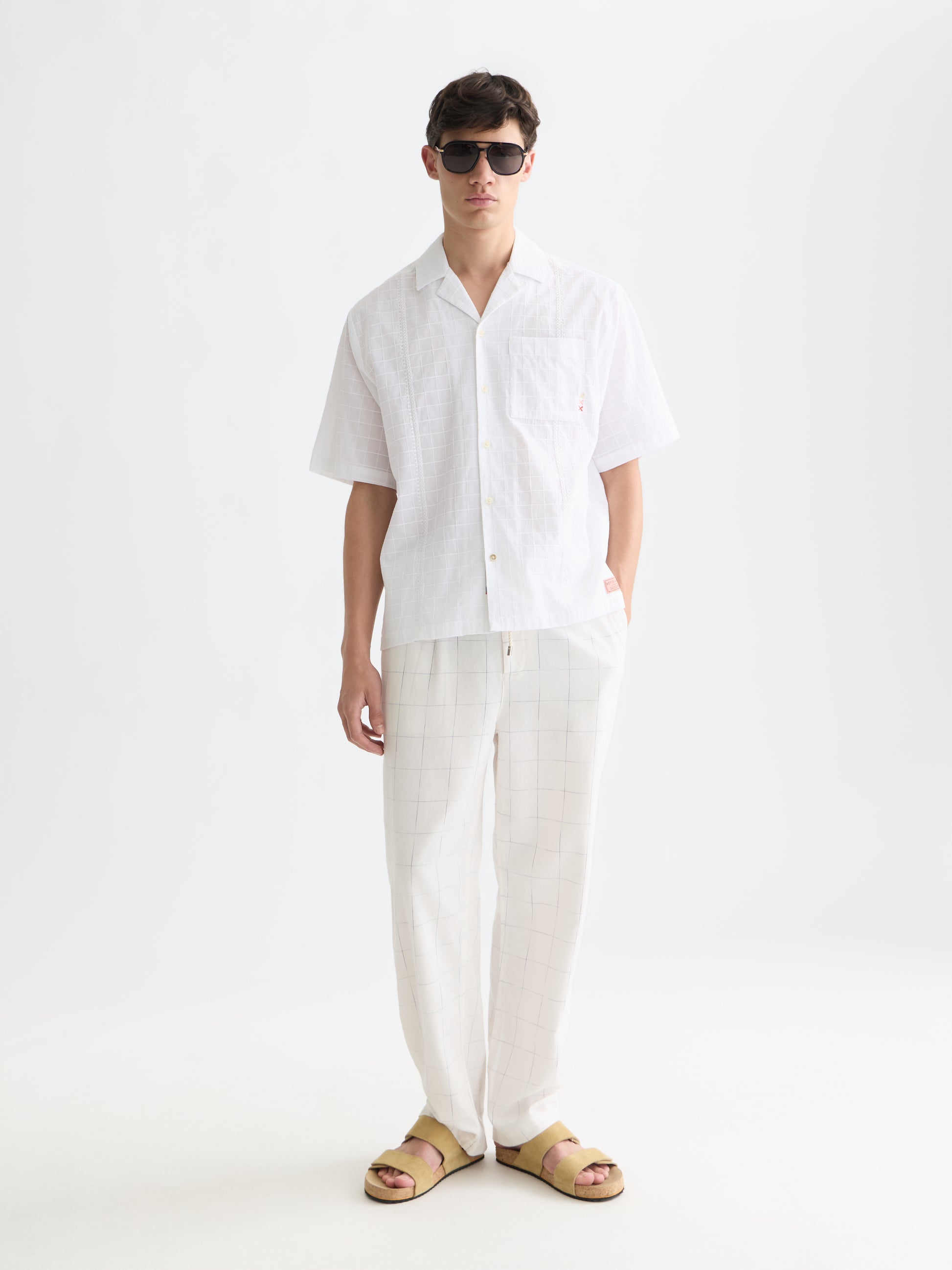 White Smoke חולצה מכופתרת קצרה לגברים Essential SCOTCH & SODA