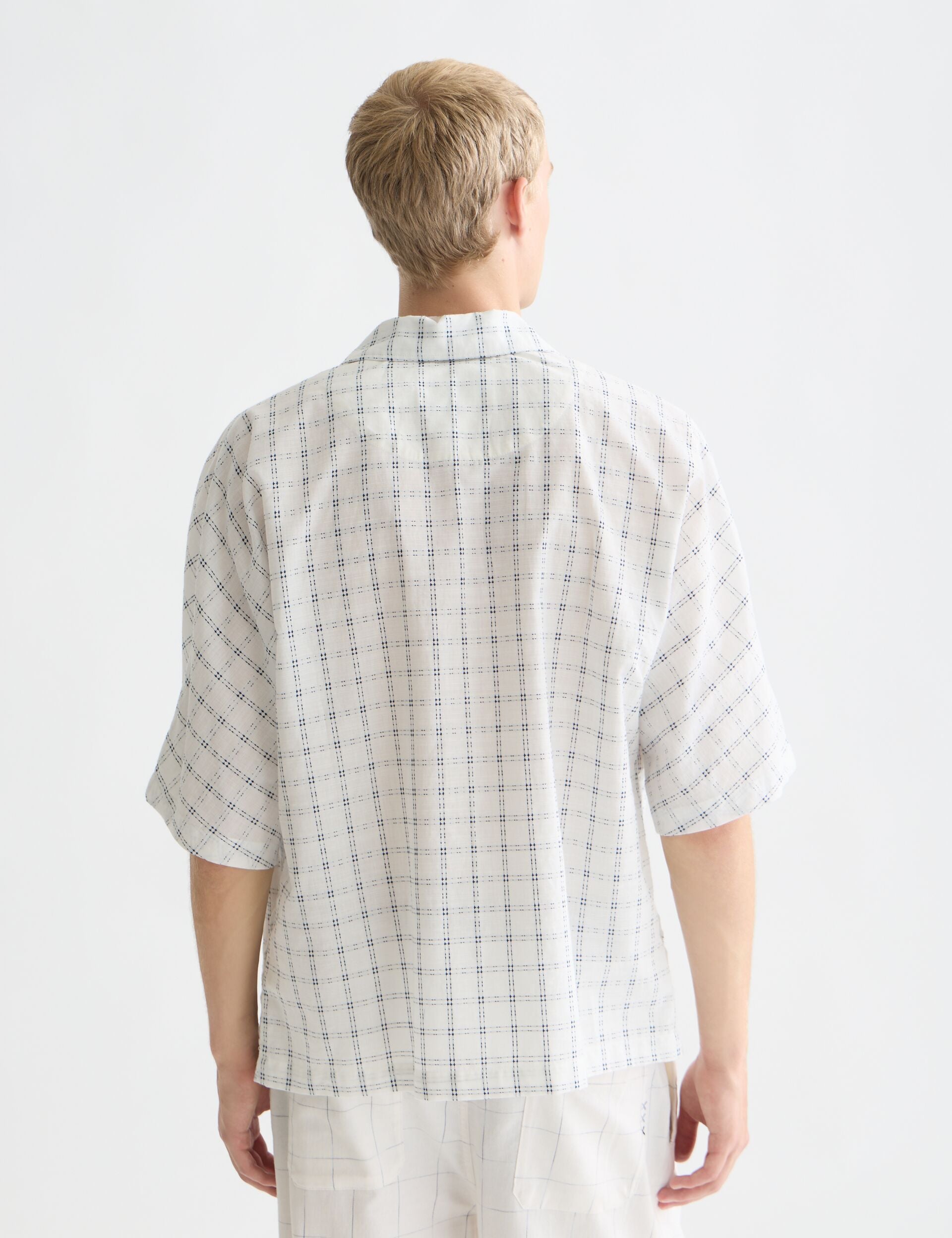 Lavender חולצה מכופתרת קצרה לגברים עם רקמת טקסטורה Check SCOTCH & SODA