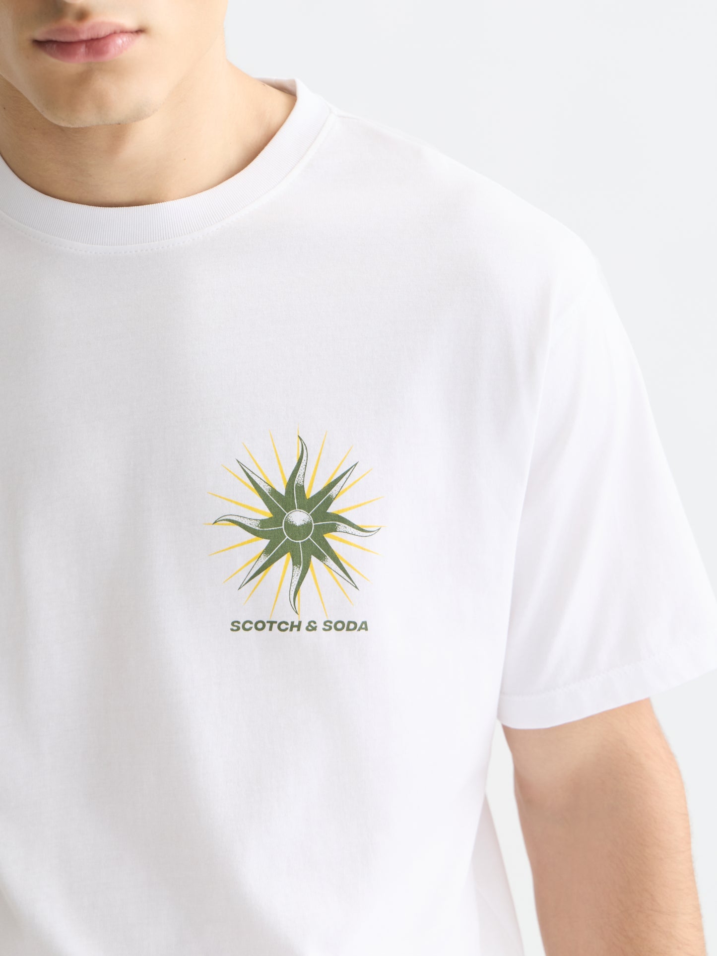 White Smoke טי שירט קצרה לגברים Front And Back Artwork SCOTCH & SODA