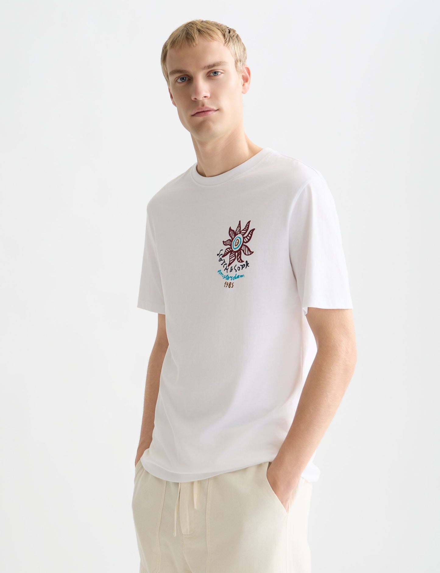 White Smoke טי שירט קצרה לגברים Front And Back Artwork SCOTCH & SODA