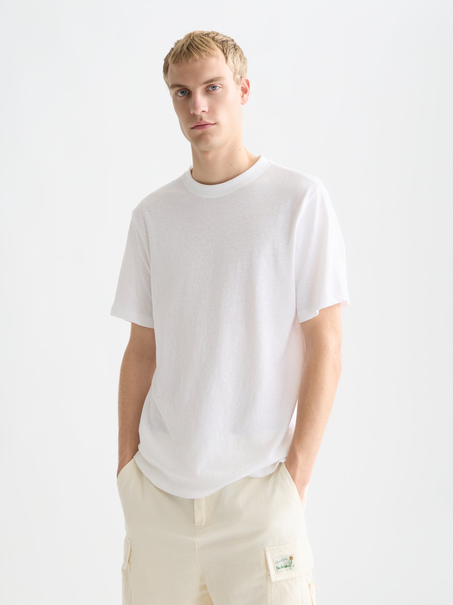 White Smoke טי שירט קצרה לגברים Crosses Cottonlinen SCOTCH & SODA